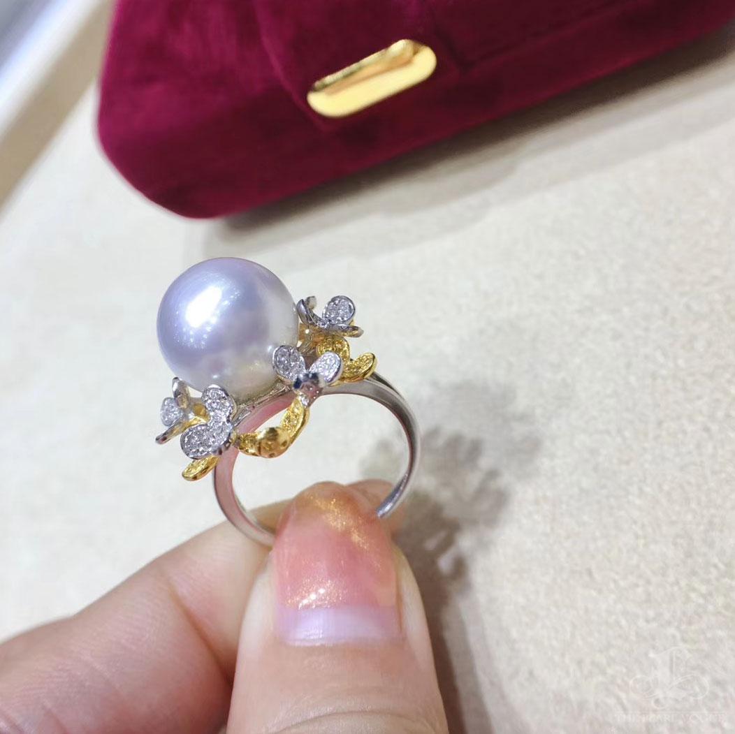 【Sinfonia di vite】 Anello con perle dei mari del sud e diamanti, oro 18k in vendita 2