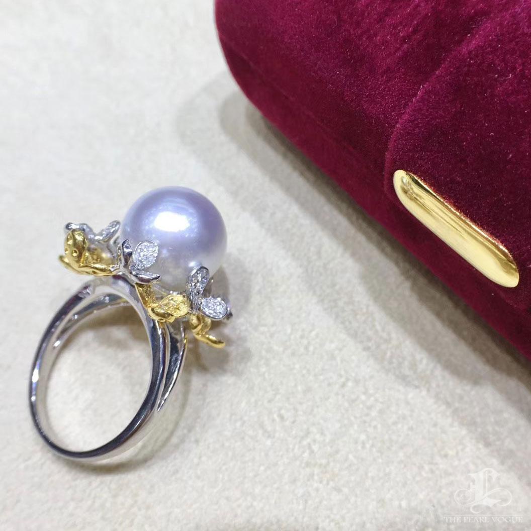 【Sinfonia di vite】 Anello con perle dei mari del sud e diamanti, oro 18k in vendita 3