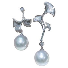 【Vine Symphony】Gingko Whisper Perle de mer du Sud Diamant Boucles d'oreilles asymétriques