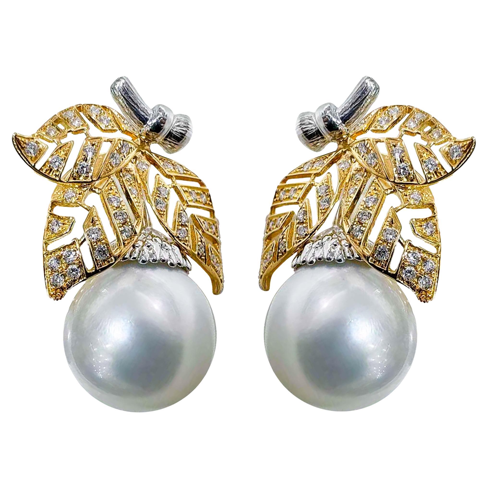 Sinfonia di Vite】 Velo di foglie Aurora Orecchini di diamanti con perle dei mari del sud in vendita