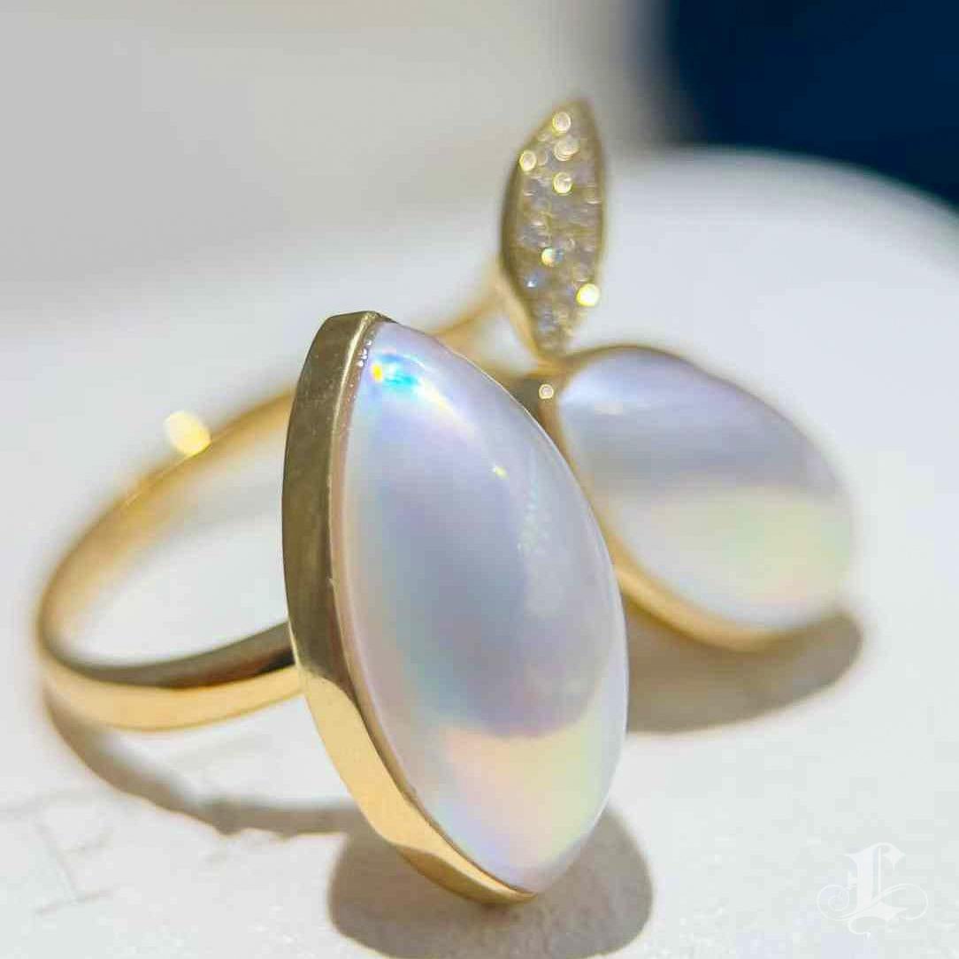 Women's 【Vine Symphony】Leaf Whisper Aurora Japanese Mabe Pearl & Diamond Ring For Sale