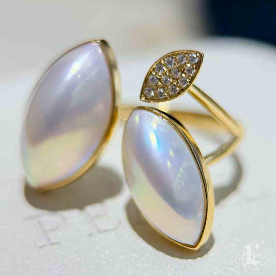 【Vine Symphony】Leaf Whisper Aurora Japanese Mabe Pearl & Diamond Ring For Sale 1