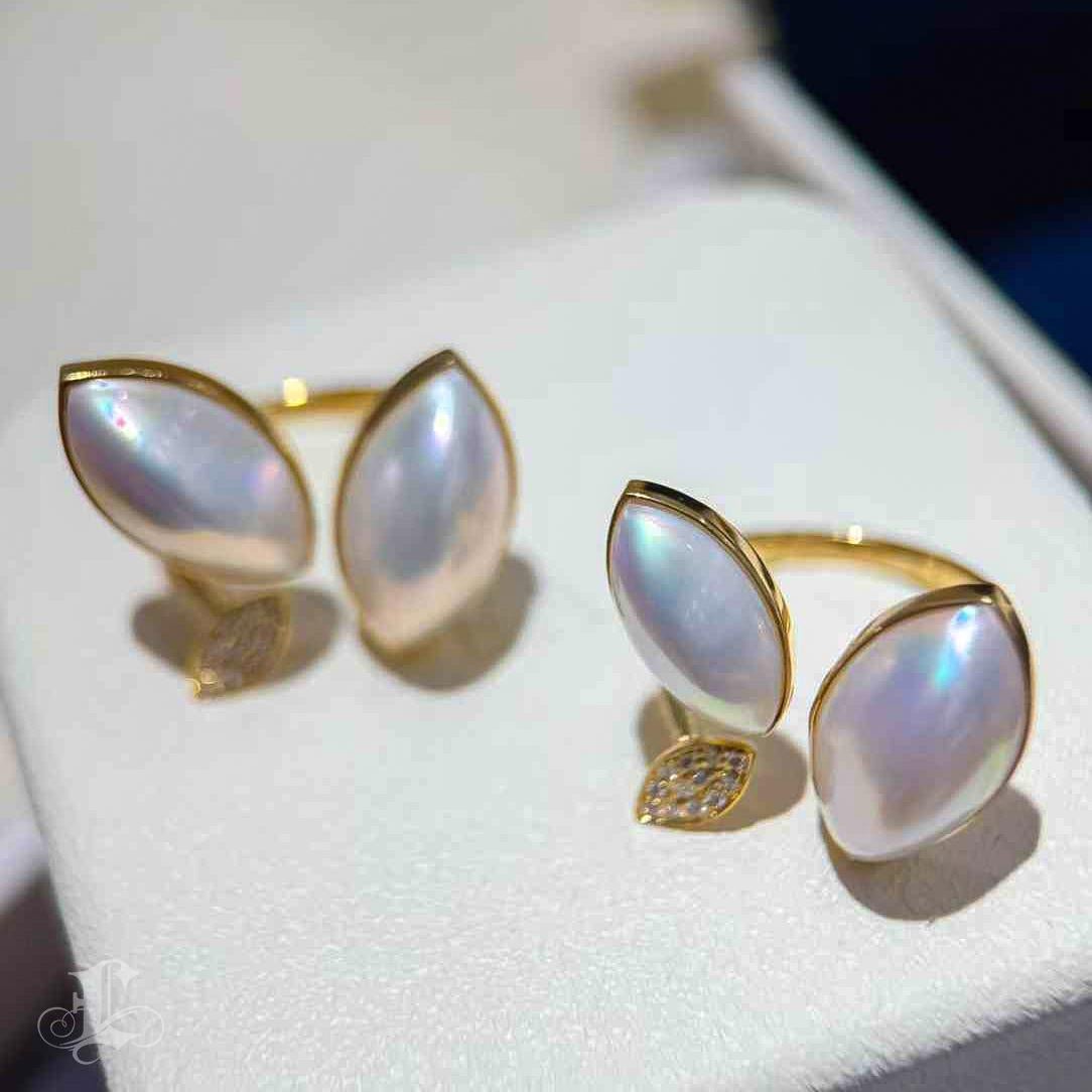 【Vine Symphony】Leaf Whisper Aurora Japanese Mabe Pearl & Diamond Ring For Sale 3