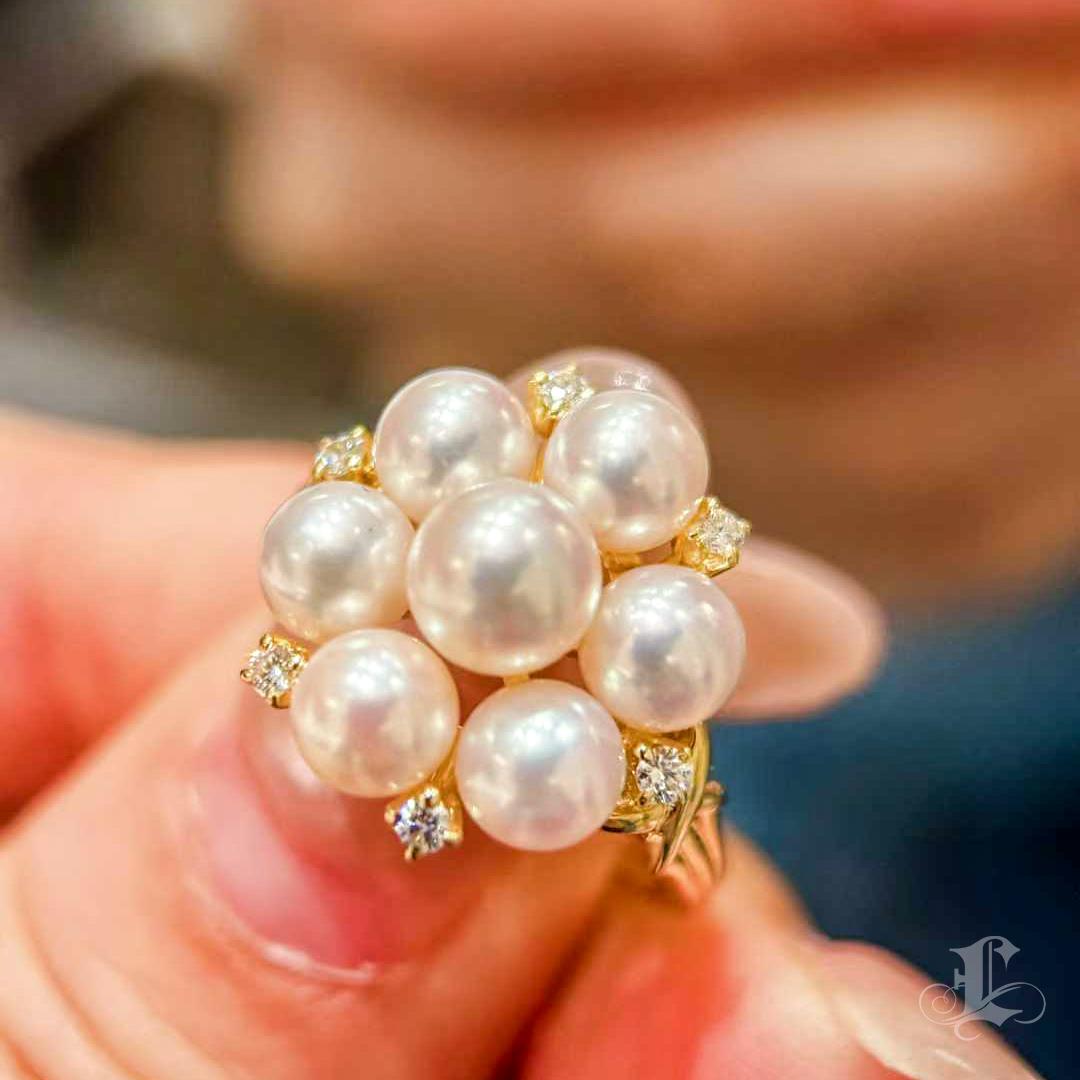 Mikimoto - Anello in oro con diamante e perla Akoya in vendita 2