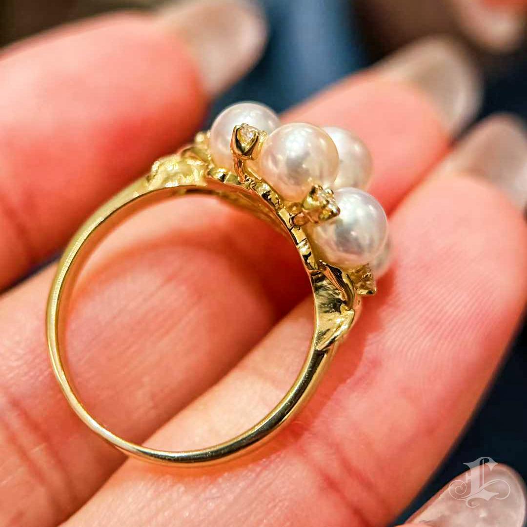 Mikimoto - Anello in oro con diamante e perla Akoya in vendita 4