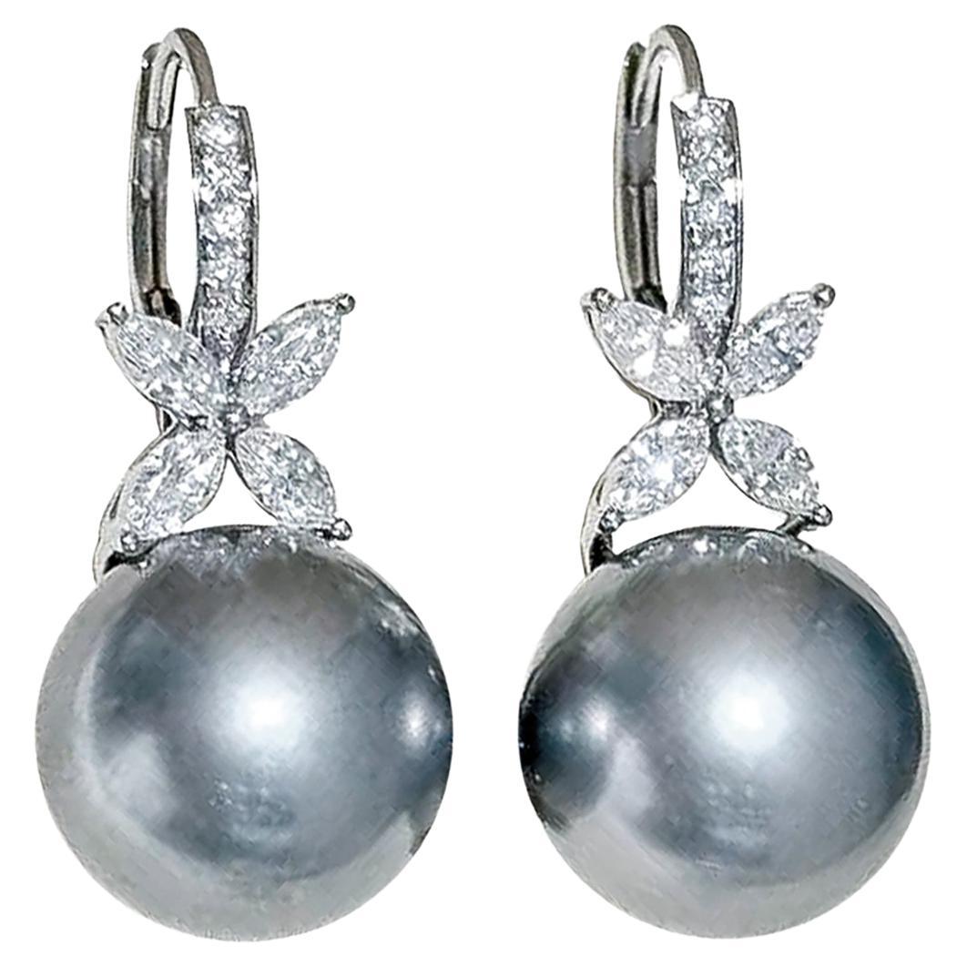 【Crown Radiance】 Orecchini con perle di Tahiti e diamanti Noir Bloom Aurora