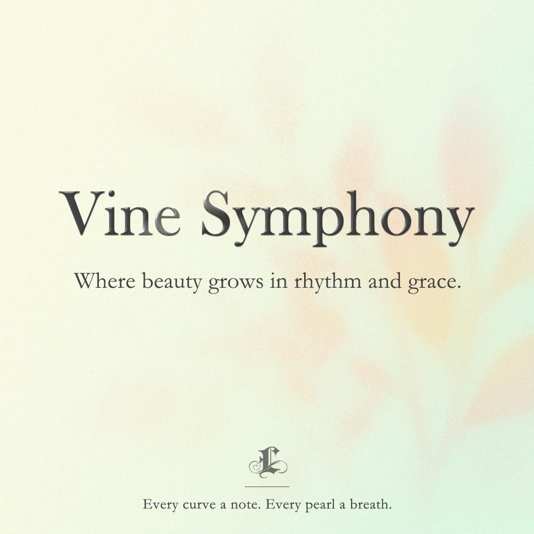 Ces boucles d'oreilles polyvalentes mettent en valeur le savoir-faire le plus fin et les matériaux les plus luxueux. Les perles blanches lumineuses des mers du Sud, au lustre éclatant, sont associées à des spinelles birmans de première qualité aux