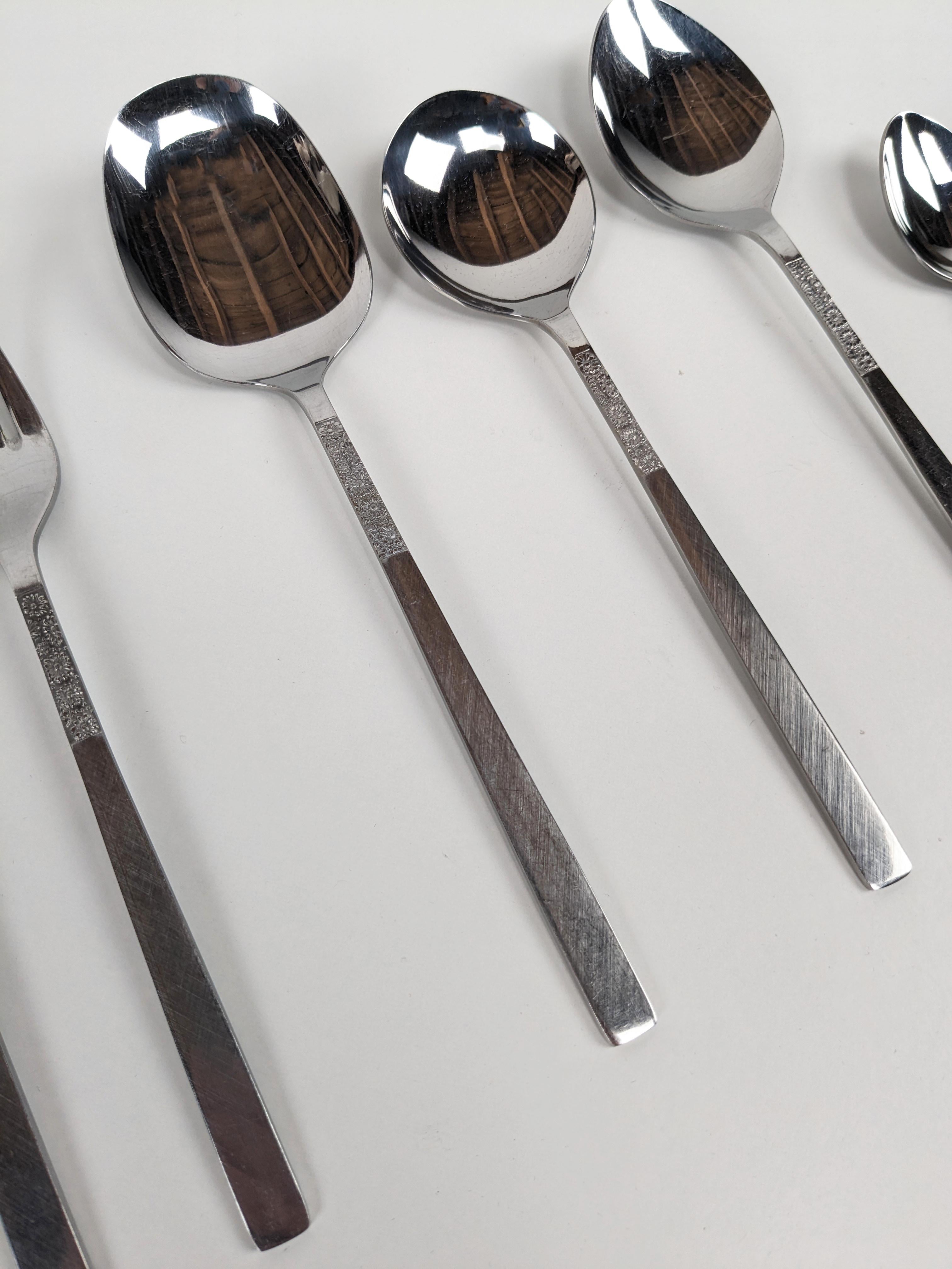 Viners ‘Love Story’ cutlery, Presentation set, stainless steel, 44 pc, 1970s 1