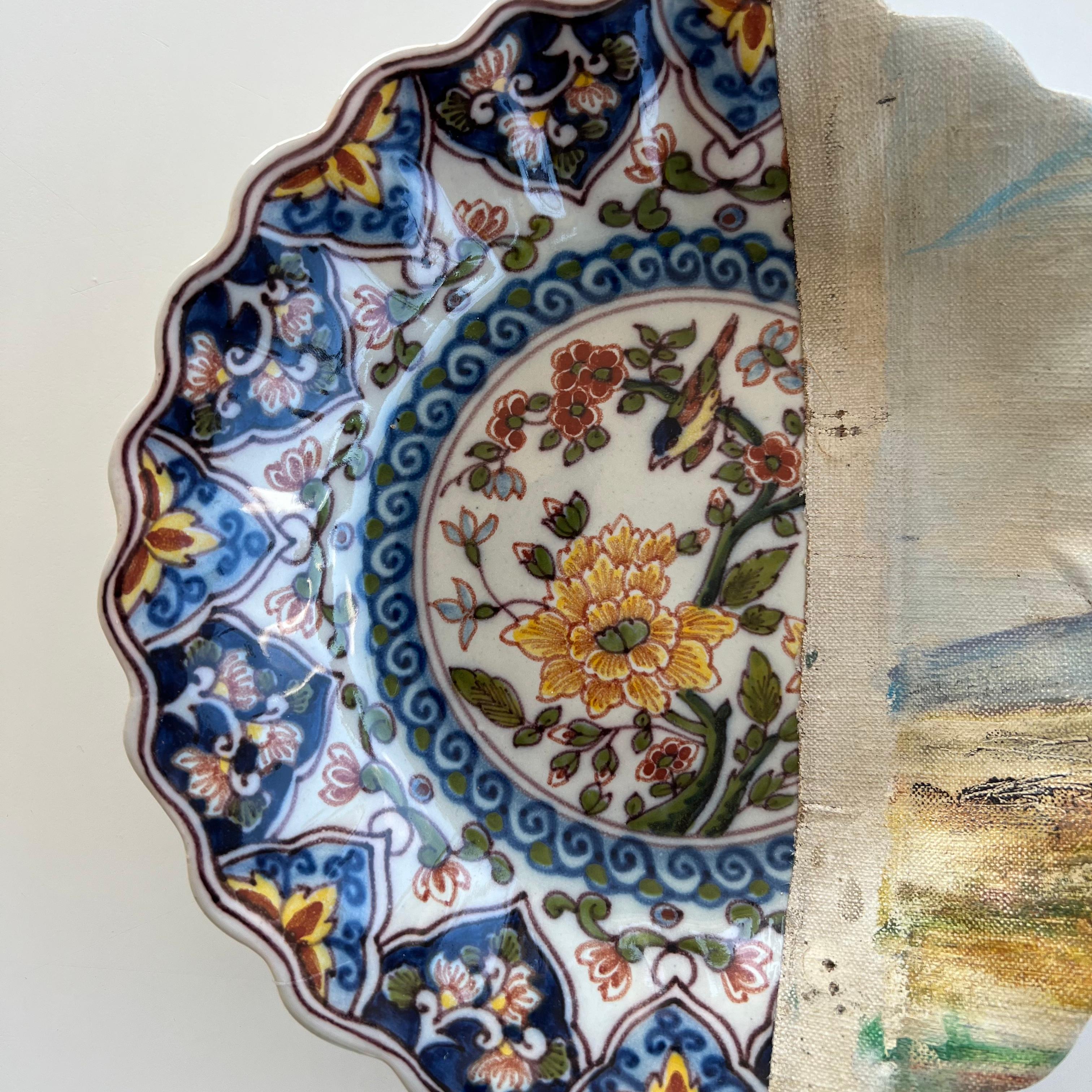 „Vineyard in Provence“ – Wandkunstkomposition aus dekorativen Tellern und Gemälden (Keramik) im Angebot