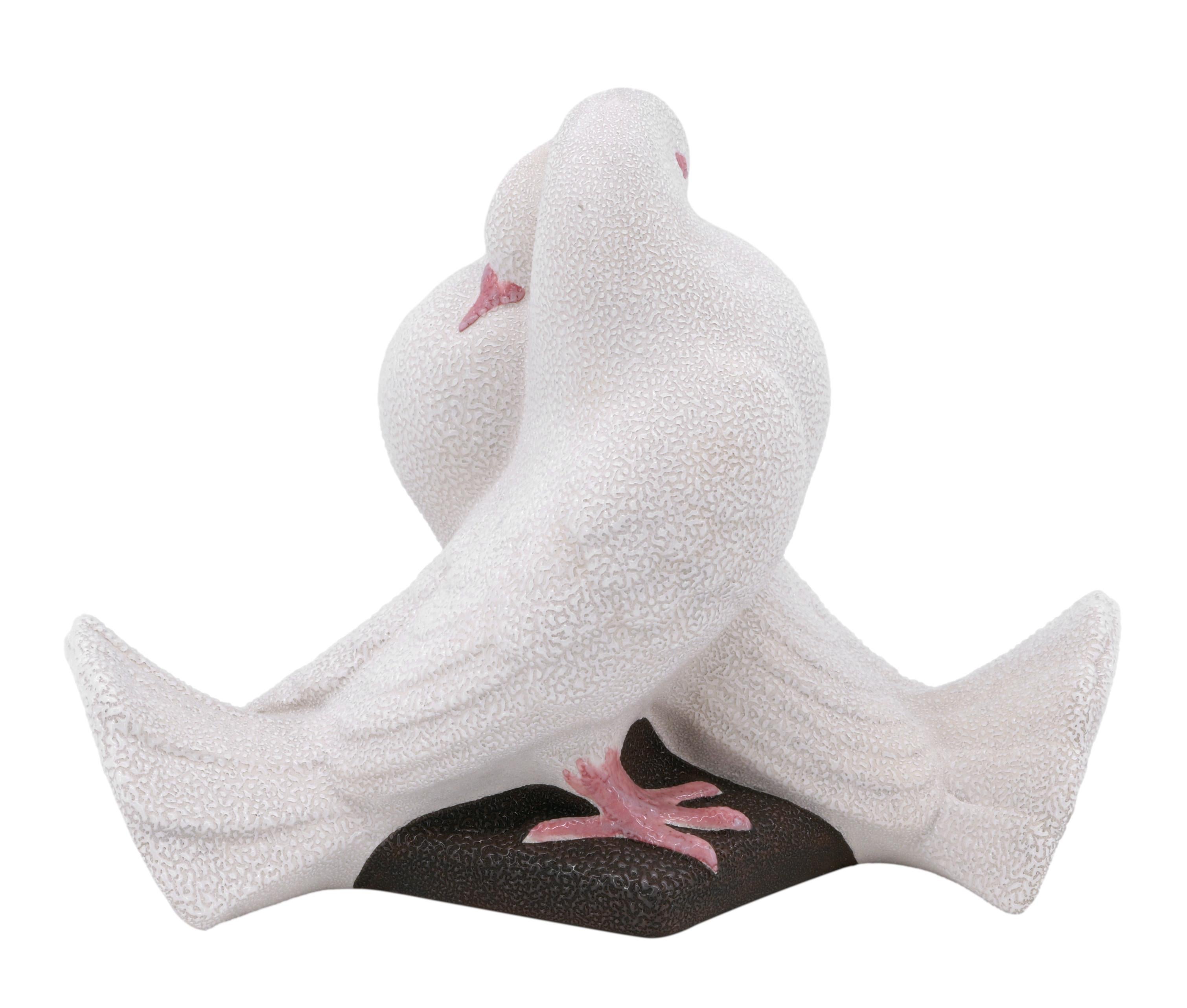 Inizio XX secolo VINSARE Scultura di coppia di colombe in ceramica Art Déco, Sèvres, Francia, 1920 in vendita