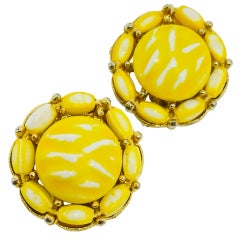 Vintae gold tone yellow white art glass designer clip on earrings