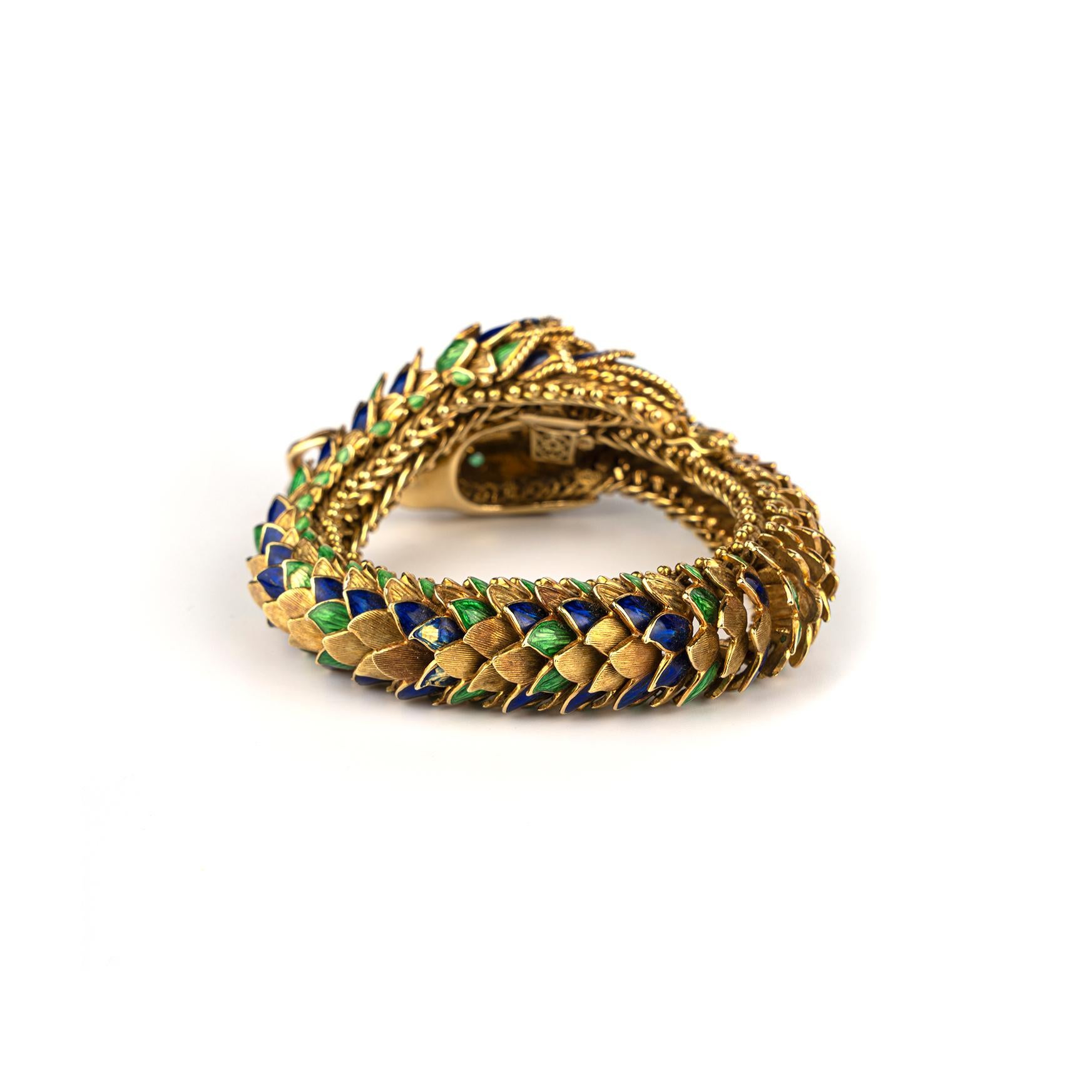 Vintag Guilloché Enamel and Diamond Serpent Bracelet in 18k Yellow Gold In Excellent Condition For Sale In New York, NY