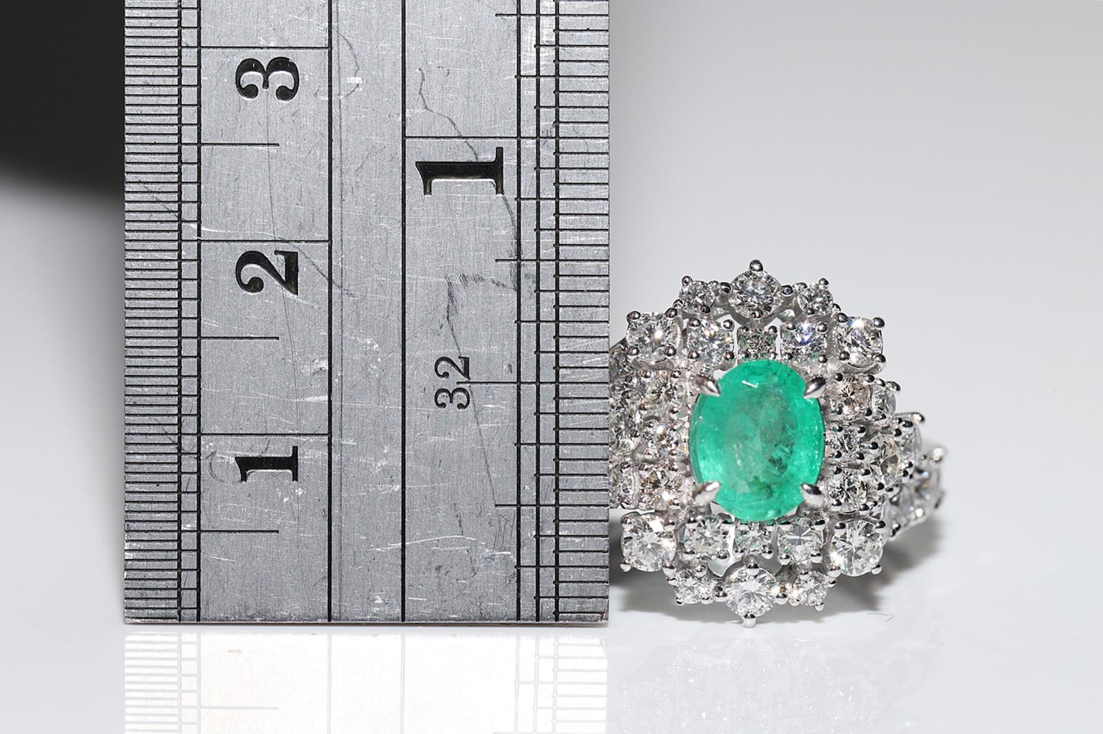 Vintaga 18k Gold natürlicher Diamant und Smaragd dekoriert starker Ring im Angebot 5