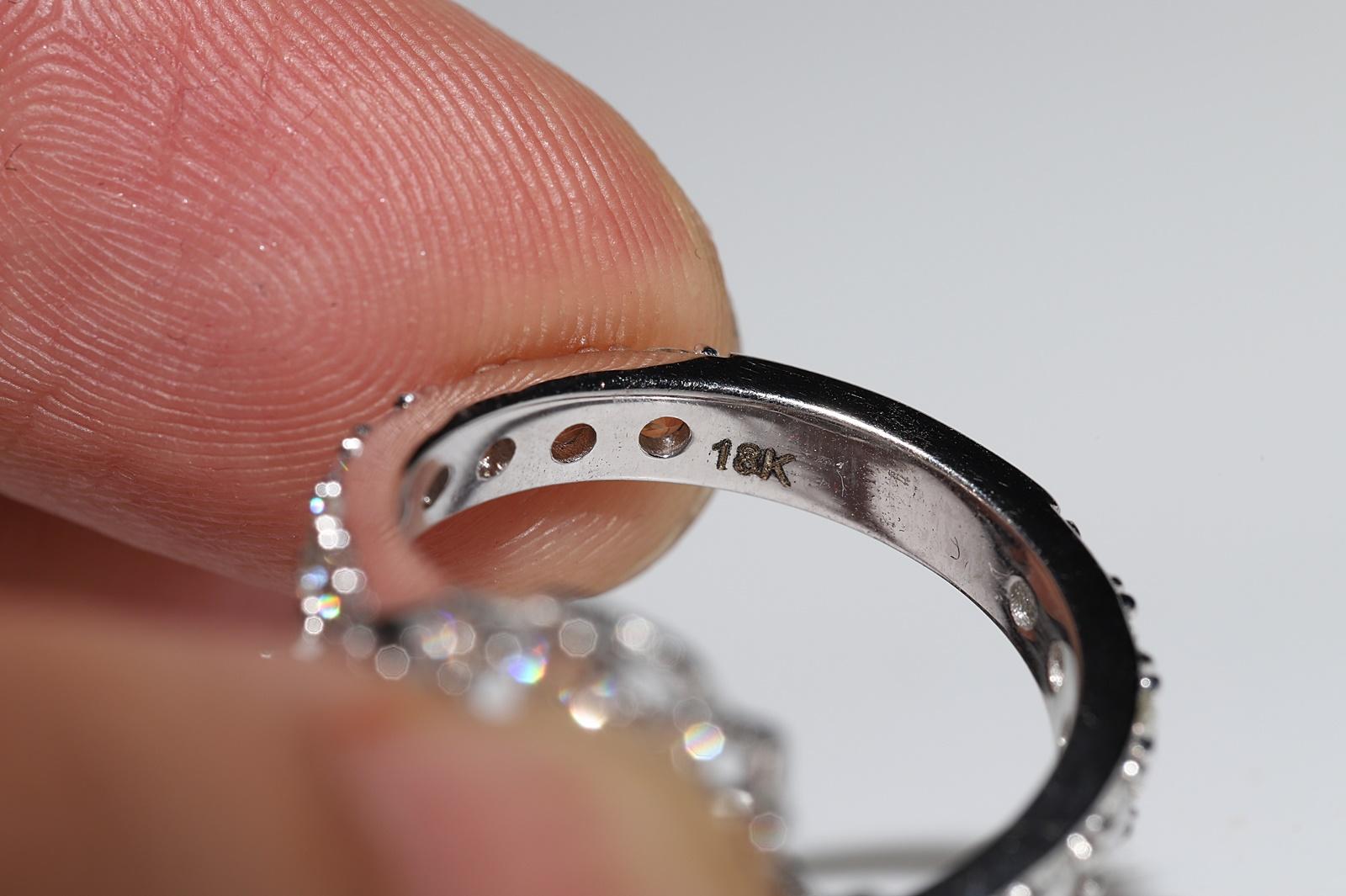 Vintaga 18k Gold natürlicher Diamant und Smaragd dekoriert starker Ring im Angebot 6