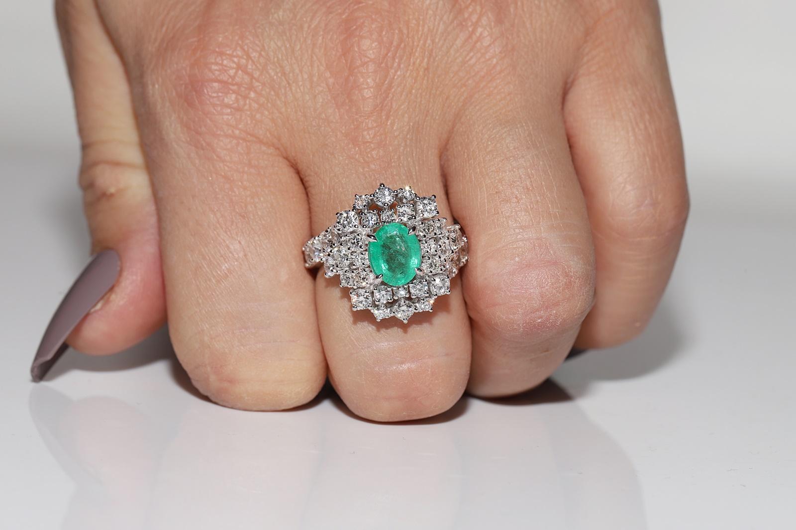 Vintaga 18k Gold natürlicher Diamant und Smaragd dekoriert starker Ring (Brillantschliff) im Angebot