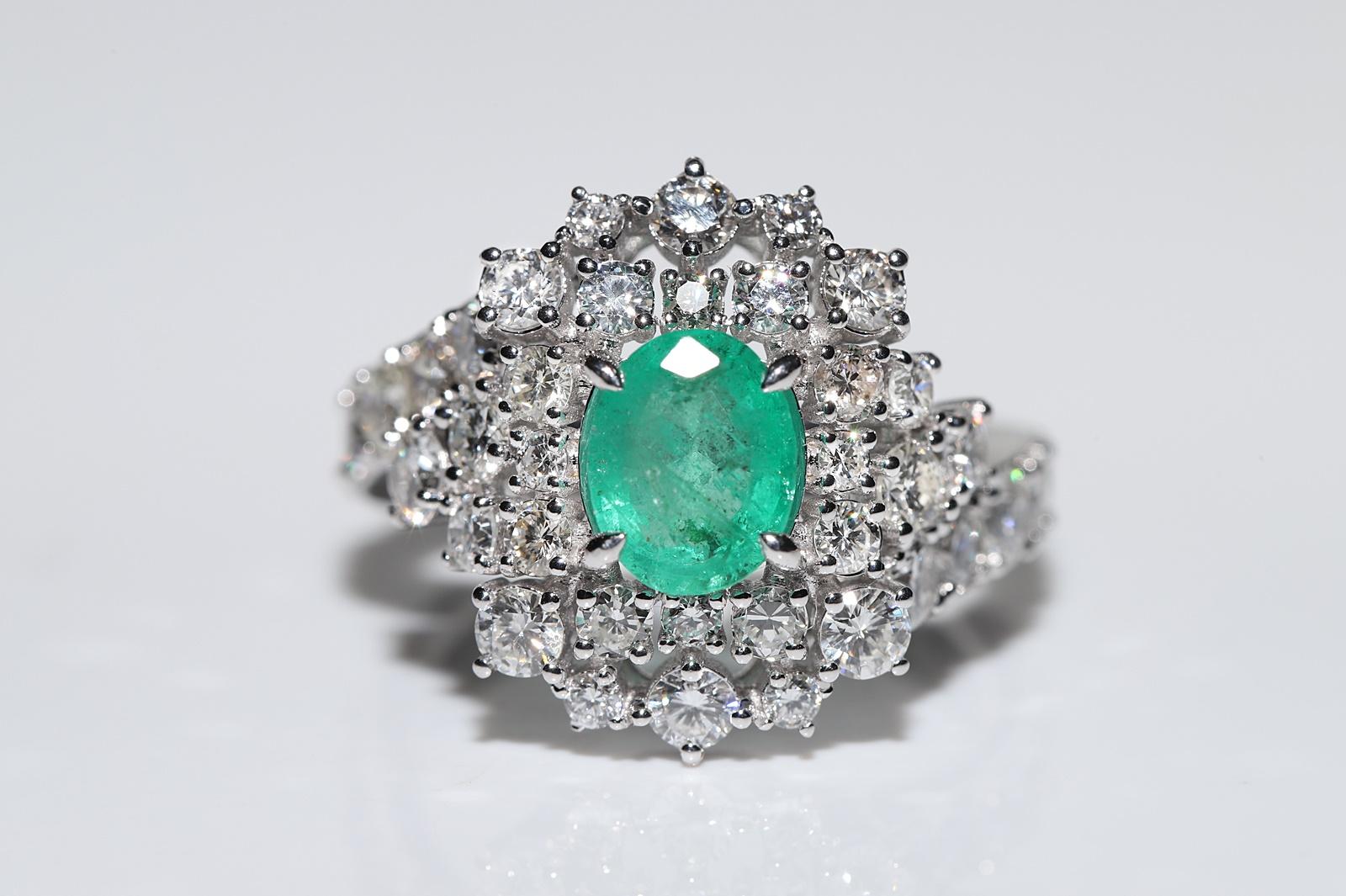 Vintaga 18k Gold natürlicher Diamant und Smaragd dekoriert starker Ring Damen im Angebot