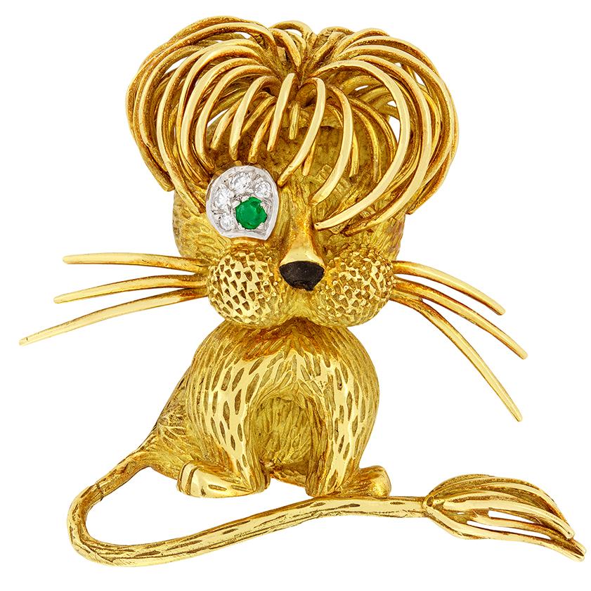 Round Cut Vintage 0.08ct Diamond and Emerald Lion Brooch, C.1970s For Sale