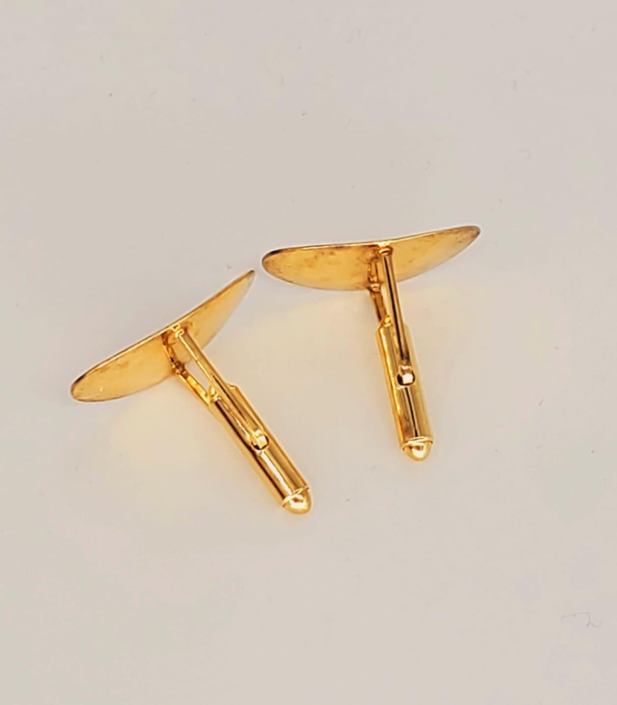 Ovale Manschettenknöpfe aus 14 Karat Gold mit Diamanten für Damen oder Herren im Angebot