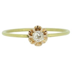 Stapelbarer Blumenring mit 0,12 Karat Diamant