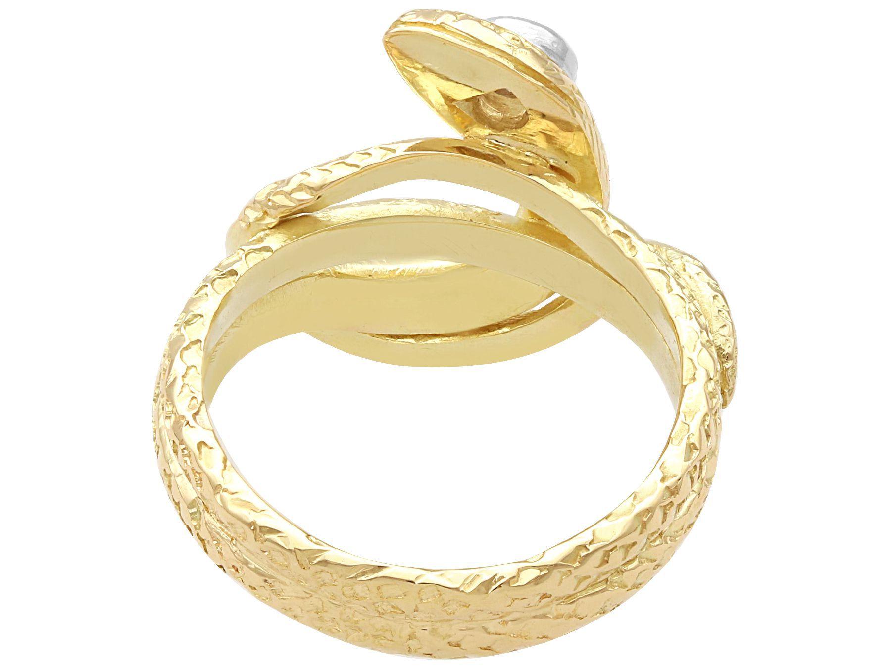 Vintage 0.13ct Diamond and 14ct Yellow Gold Snake Ring In Excellent Condition For Sale In Jesmond, Newcastle Upon Tyne