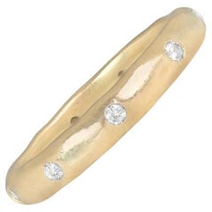 Hochzeitsring aus 14 Karat Gelbgold mit 0,15 Karat rundem Diamanten im Brillantschliff