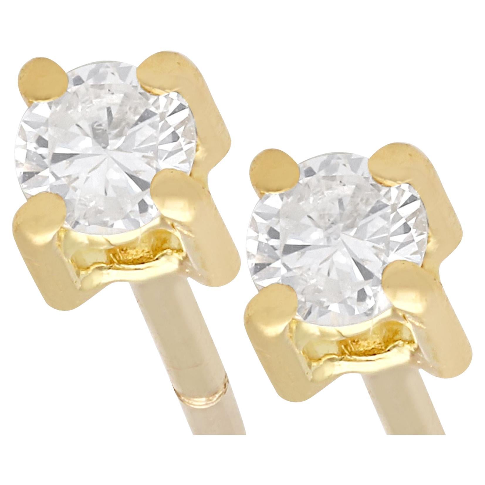 Vintage 0.16 Carat Diamond and 18k Yellow Gold Stud Earrings For Sale