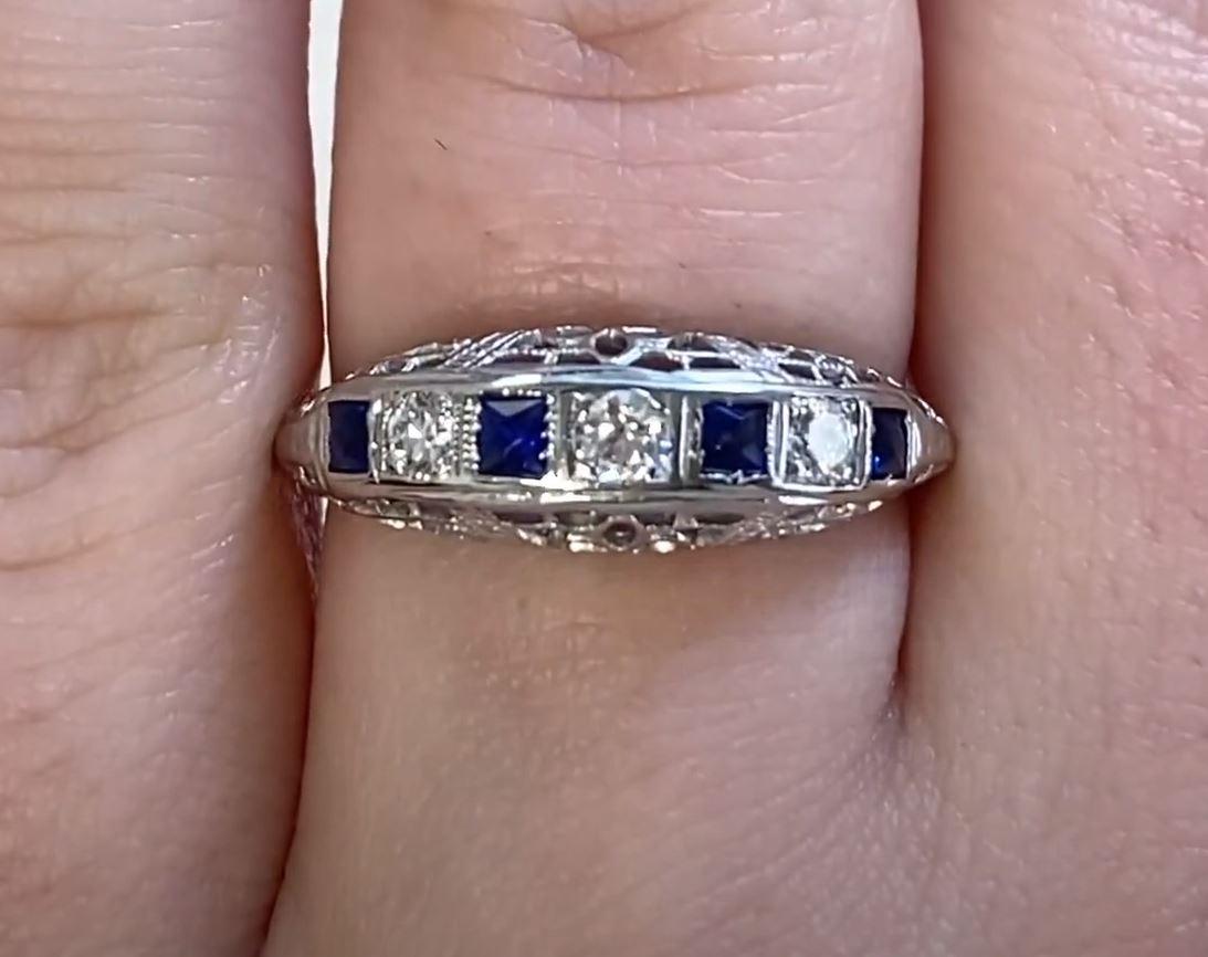 Vintage 0.19ct Diamond & 0.16ct Sapphire Band Ring, 18k White Gold, Circa 1950 In Excellent Condition For Sale In New York, NY