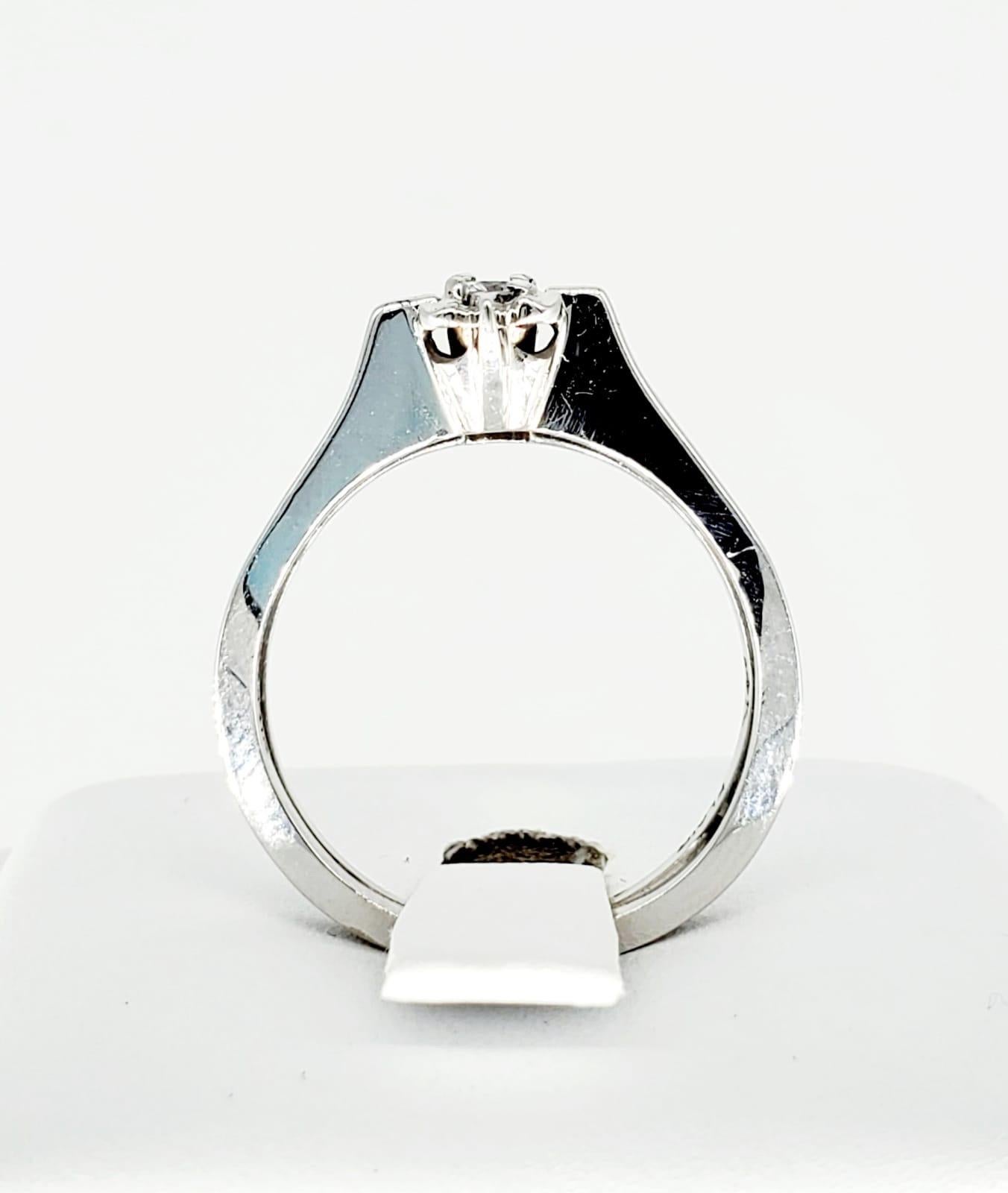 Women's Vintage 0.20 Carat Diamond Double Engagement Ring 14 Karat White Gold For Sale