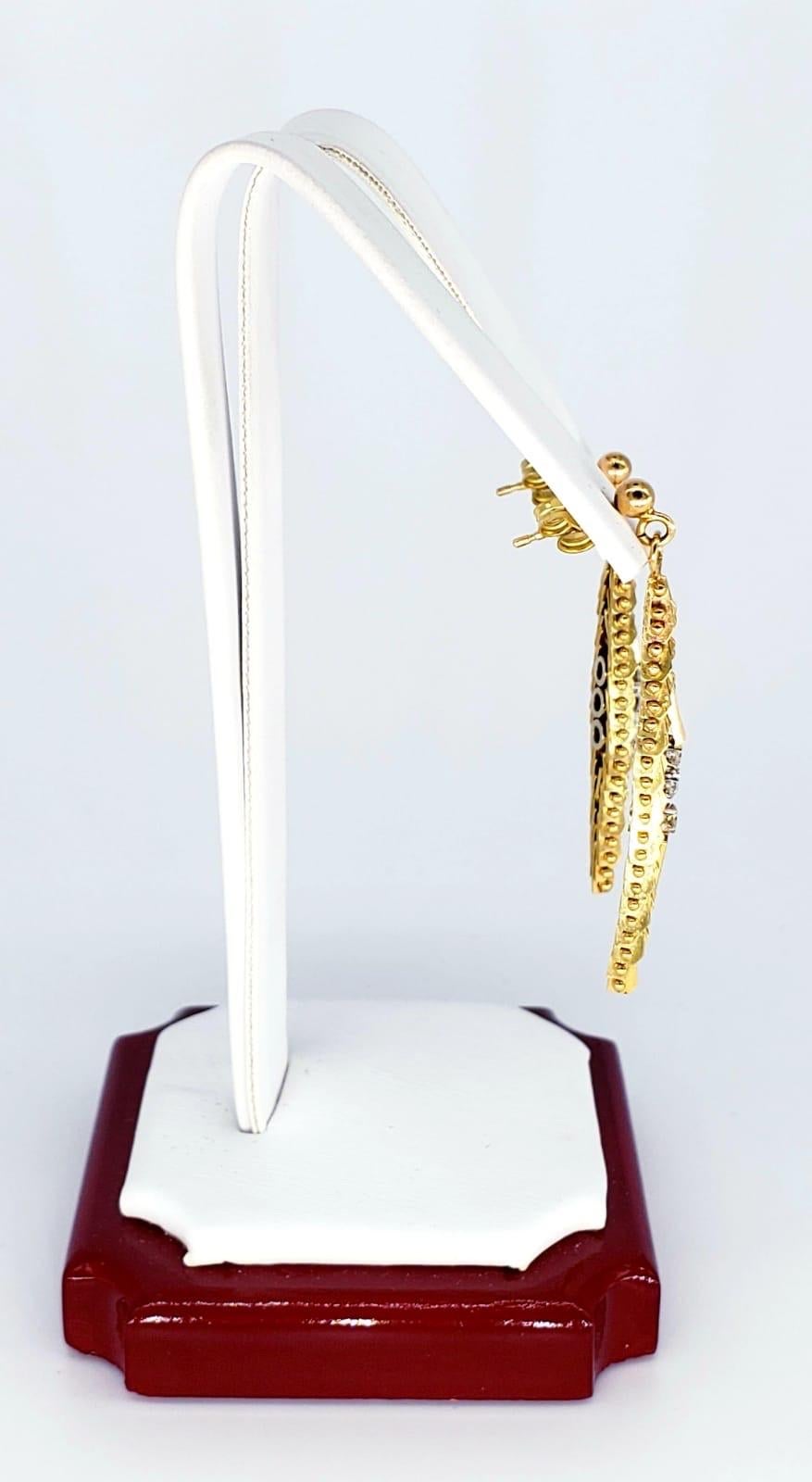Vintage 0.24 Carat Fancy Drop Earrings 18 Karat Gold In Excellent Condition For Sale In Miami, FL