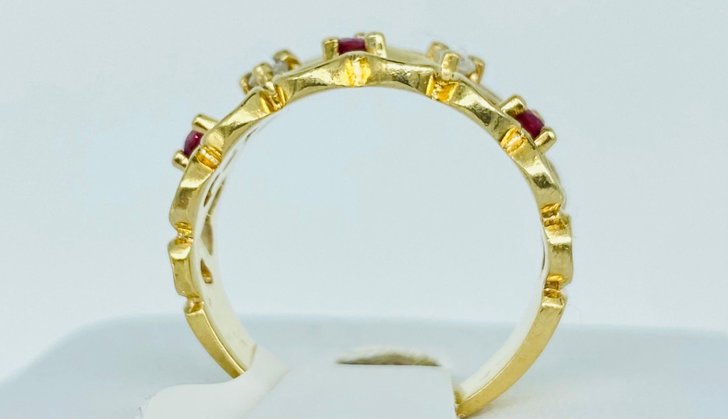 Diamond and Ruby Heart Shape Eternity Ring 14k Gold In Excellent Condition For Sale In Miami, FL