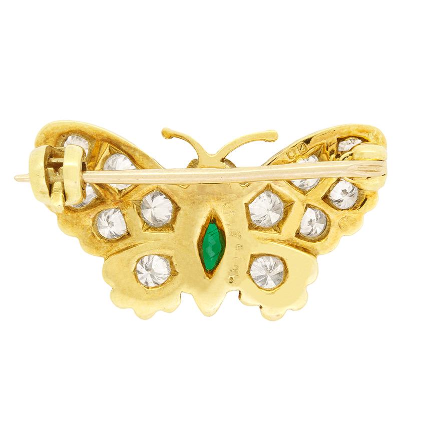 Vintage 0.25ct Emerald and Diamond Butterfly Brooch, c.1980s In Good Condition For Sale In London, GB