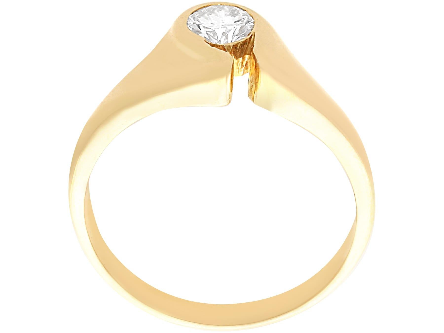 Women's or Men's Vintage 0.30 Carat Diamond and 18k Yellow Gold Solitaire Engagement Ring For Sale