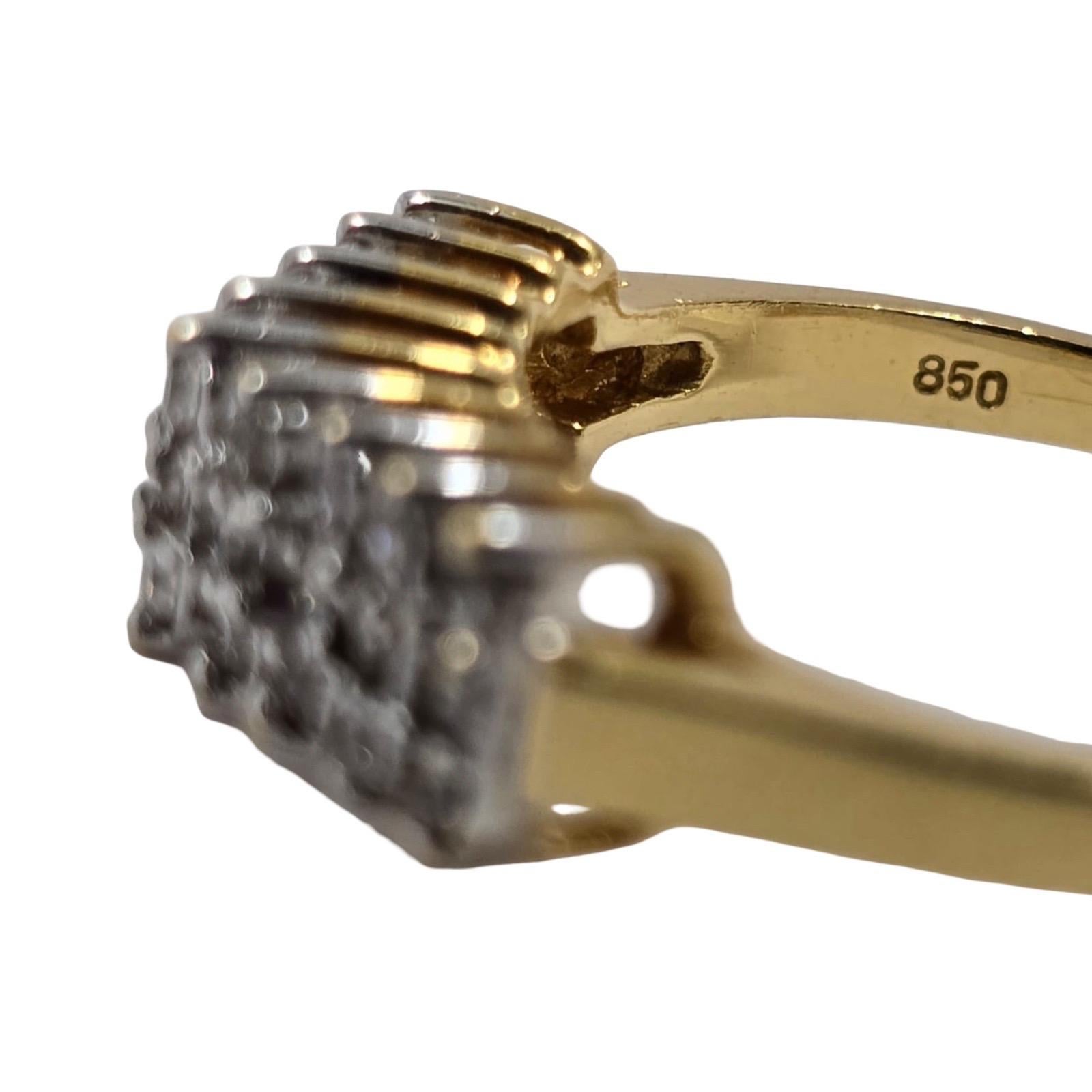 Vintage 0.30tcw Diamant Cluster Ring 20K Gold im Angebot 1