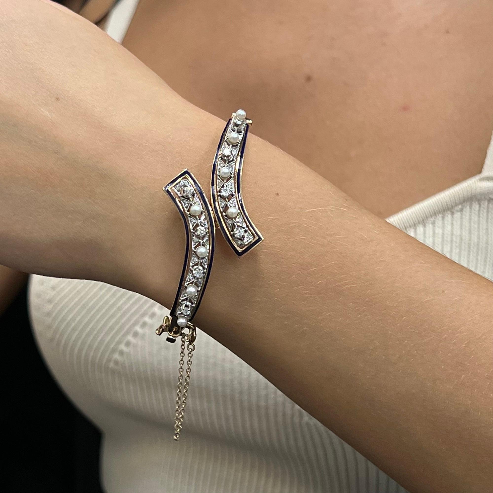 Bracelet jonc vintage en or jaune 14 carats avec perles et diamants 0,32 carat poids total Excellent état - En vente à New York, NY