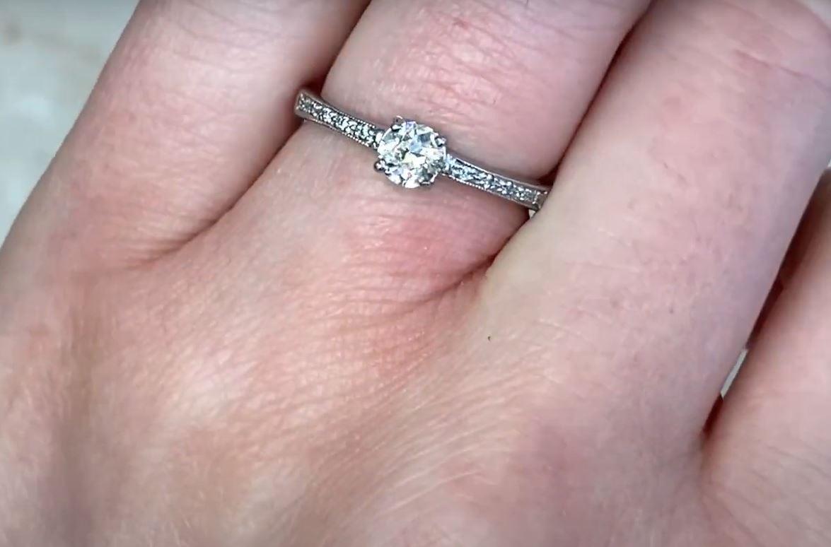 Vintage 0.35ct Old European Cut Diamond Engagement Ring, VS1 Clarity, Platinum In Excellent Condition For Sale In New York, NY
