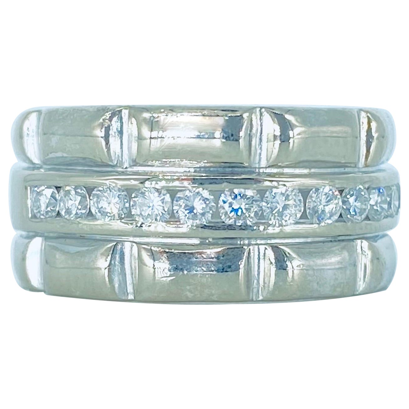 Anillo vintage de oro blanco de 18k con diamantes de 0,36 quilates engastados en canal y diseño de bambú
