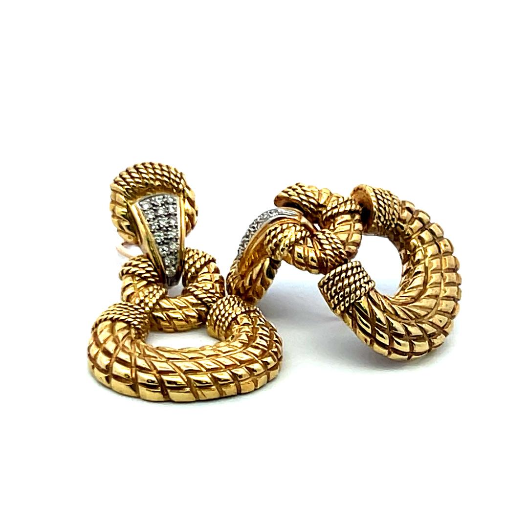 Vintage 0,36ct Runder Brillant Diamant 18K Gelbgold Texturierte Tropfenohrringe im Angebot 5