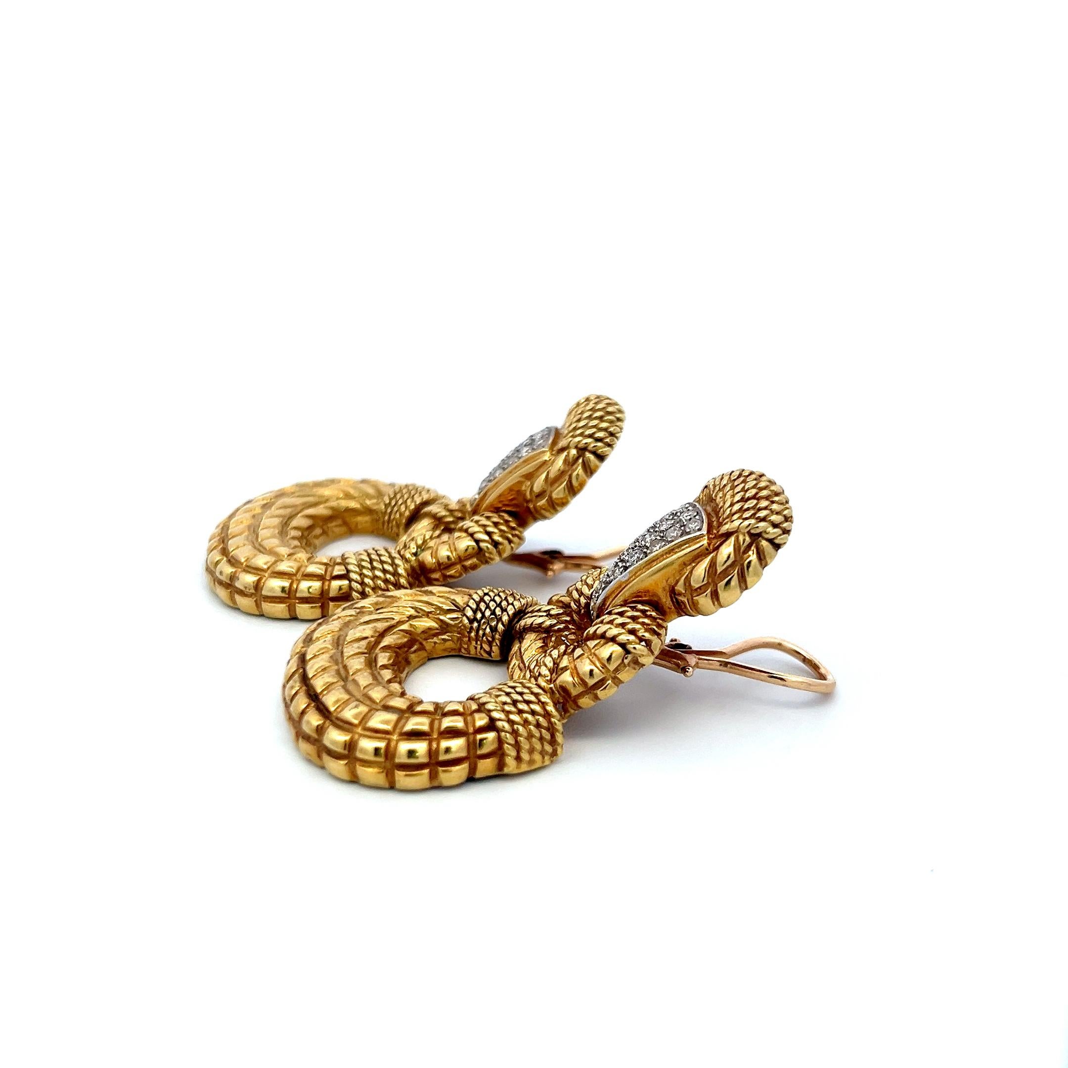 Vintage 0,36ct Runder Brillant Diamant 18K Gelbgold Texturierte Tropfenohrringe im Zustand „Gut“ im Angebot in New York, NY