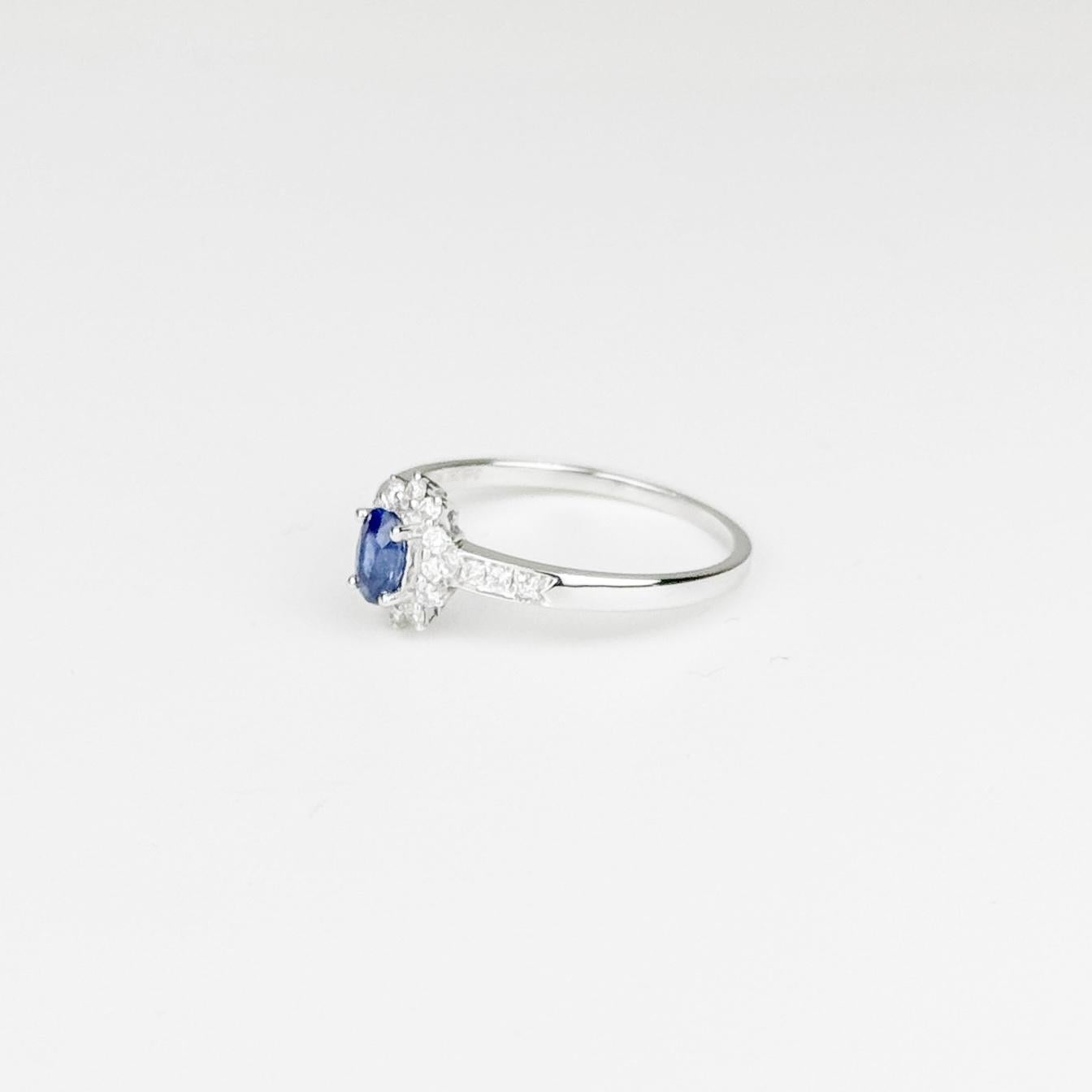 Contemporary Vintage 0.36ct Sri Lanka Blue Sapphire Diamond Ring in 18K White Gold For Sale