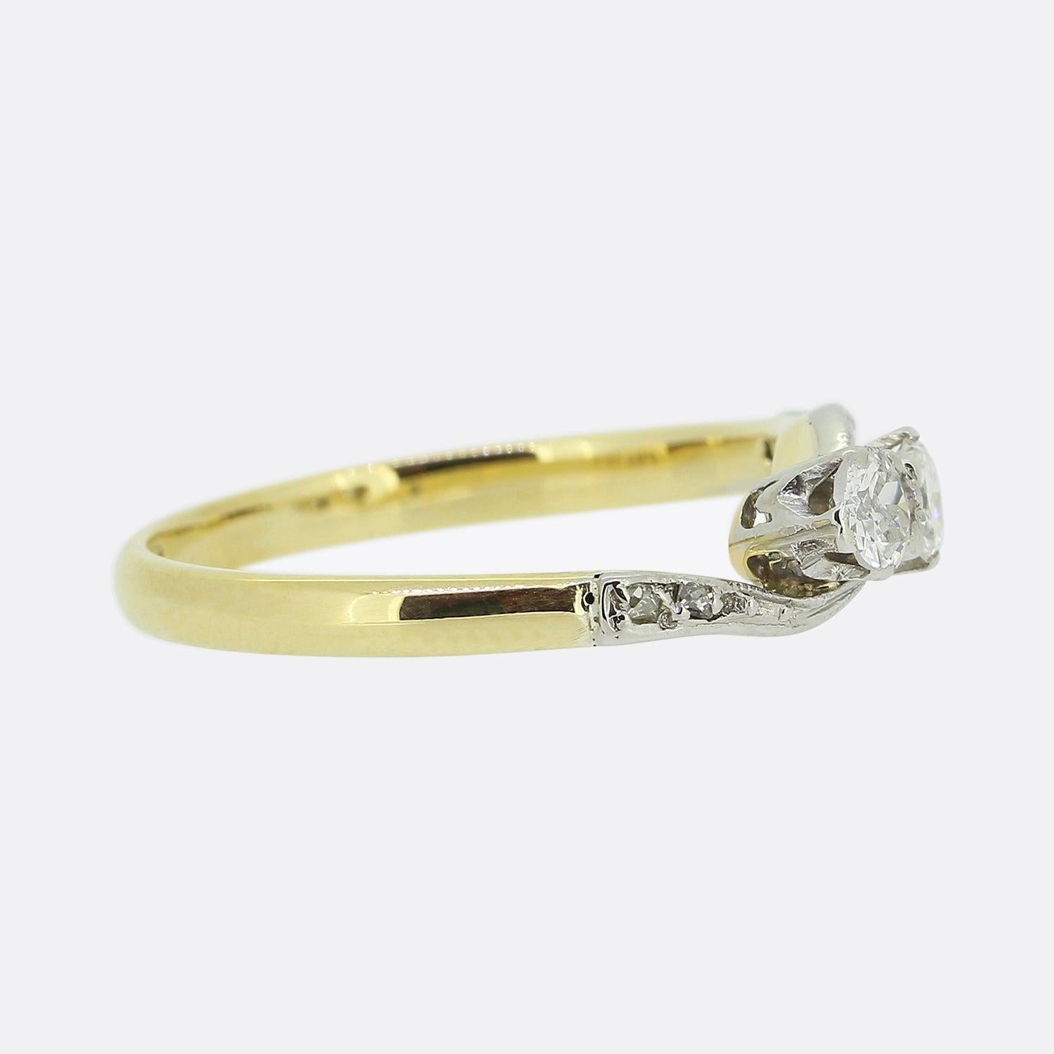 Taglio brillante Anello incrociato con due pietre di diamanti vintage da 0,40 carati in vendita