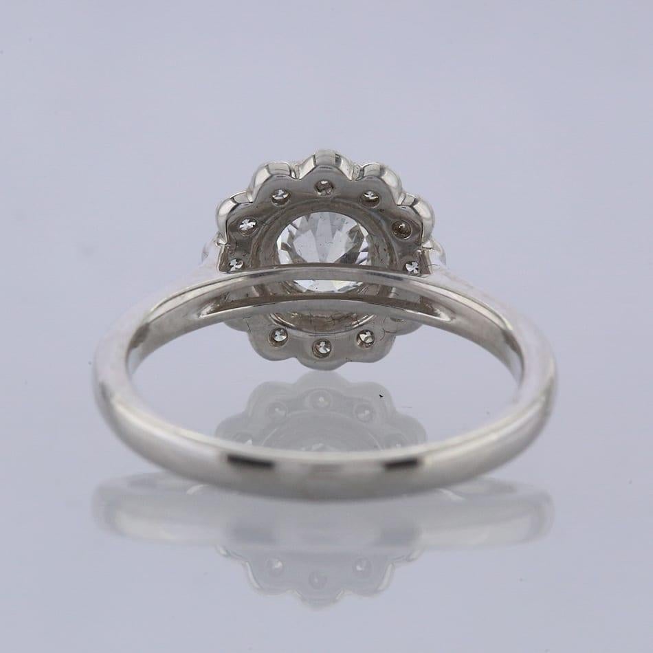 Brilliant Cut Vintage 0.41 Carat Diamond Daisy Cluster Ring