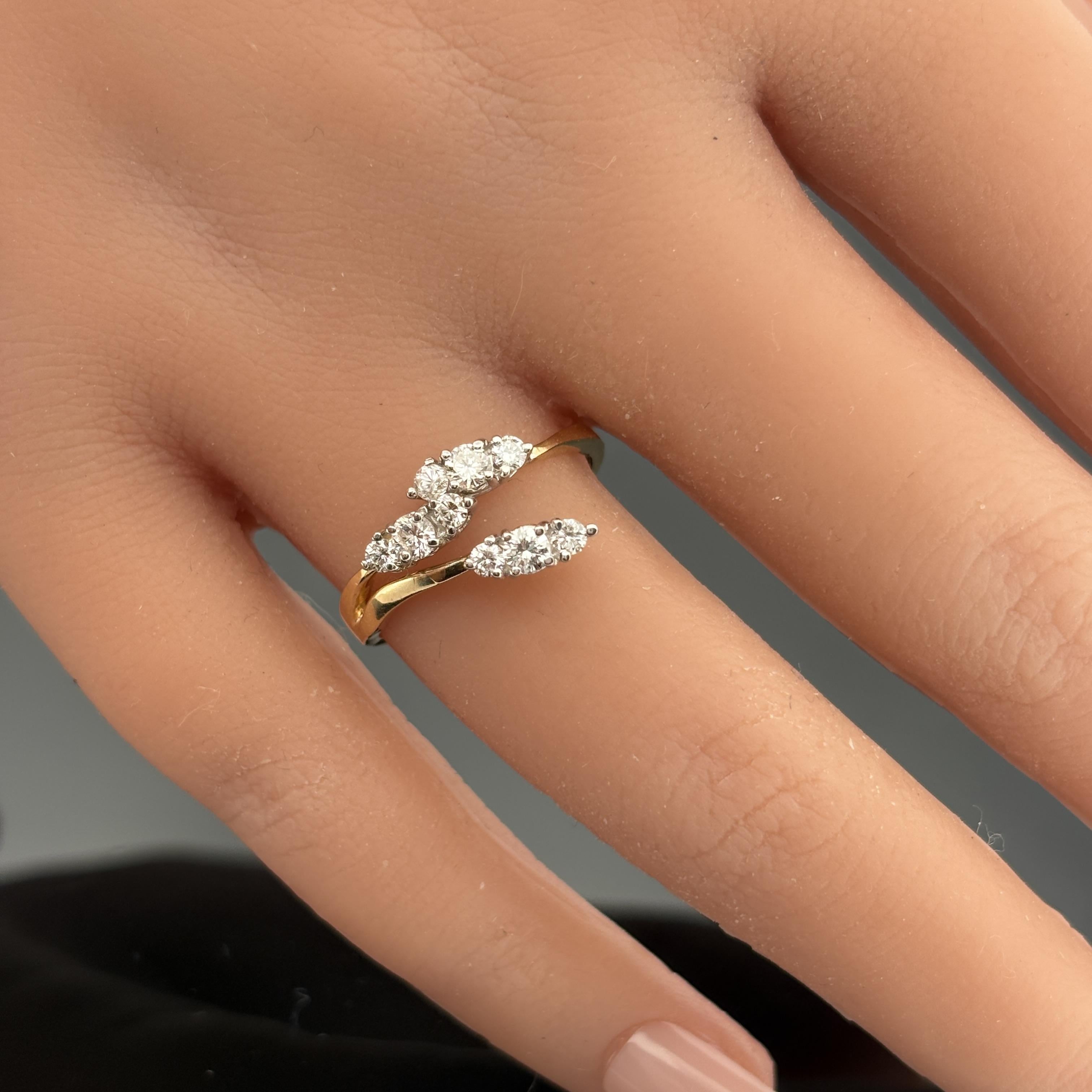Vintage 0.42ctw Diamond Nature Inspired Ring im Angebot 3