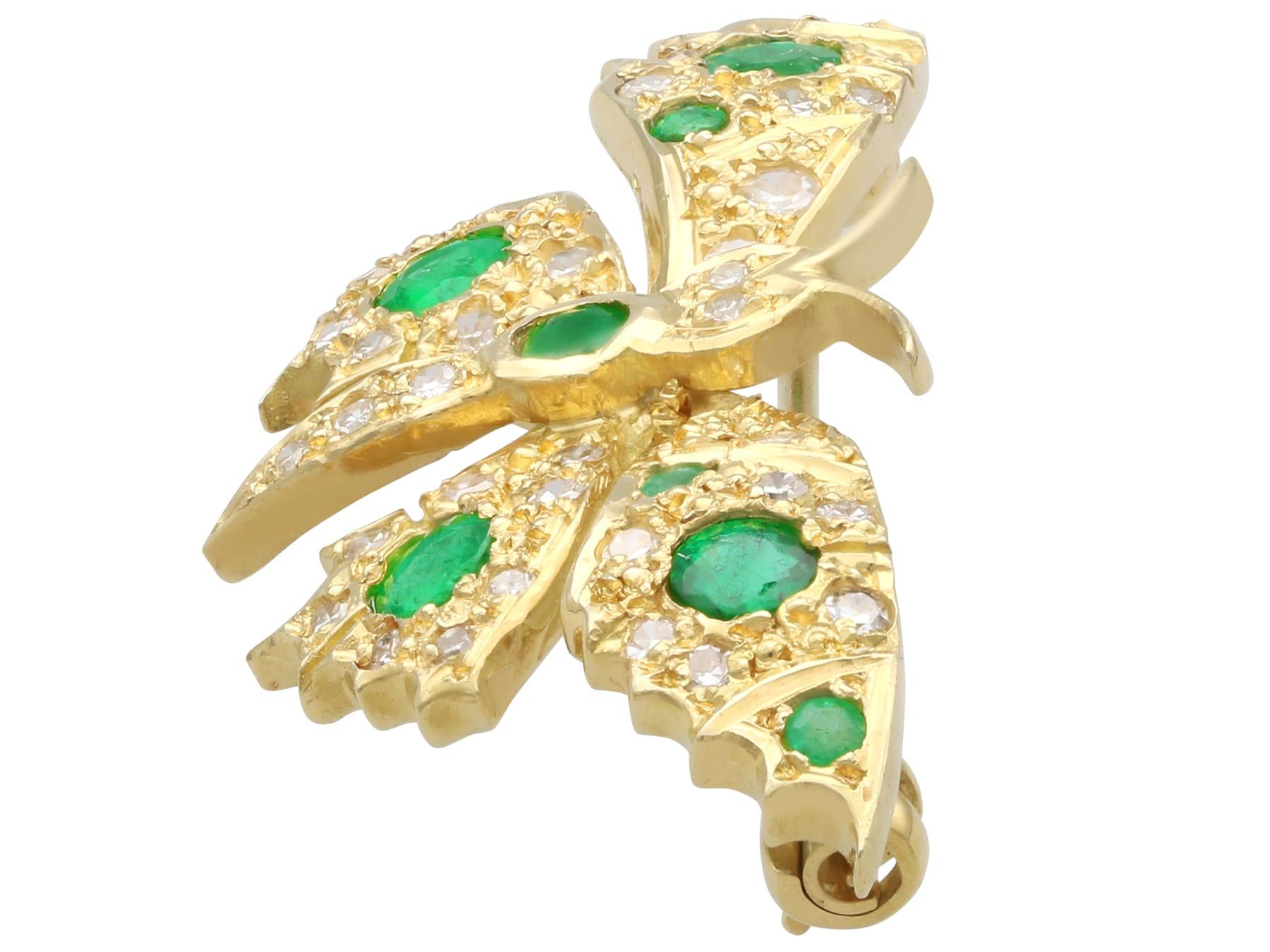 Broche Mariposa Vintage 0,45 Quilates Esmeralda 0,43 Quilates Diamante Oro Amarillo 18k en Excelente estado para la venta en Jesmond, Newcastle Upon Tyne