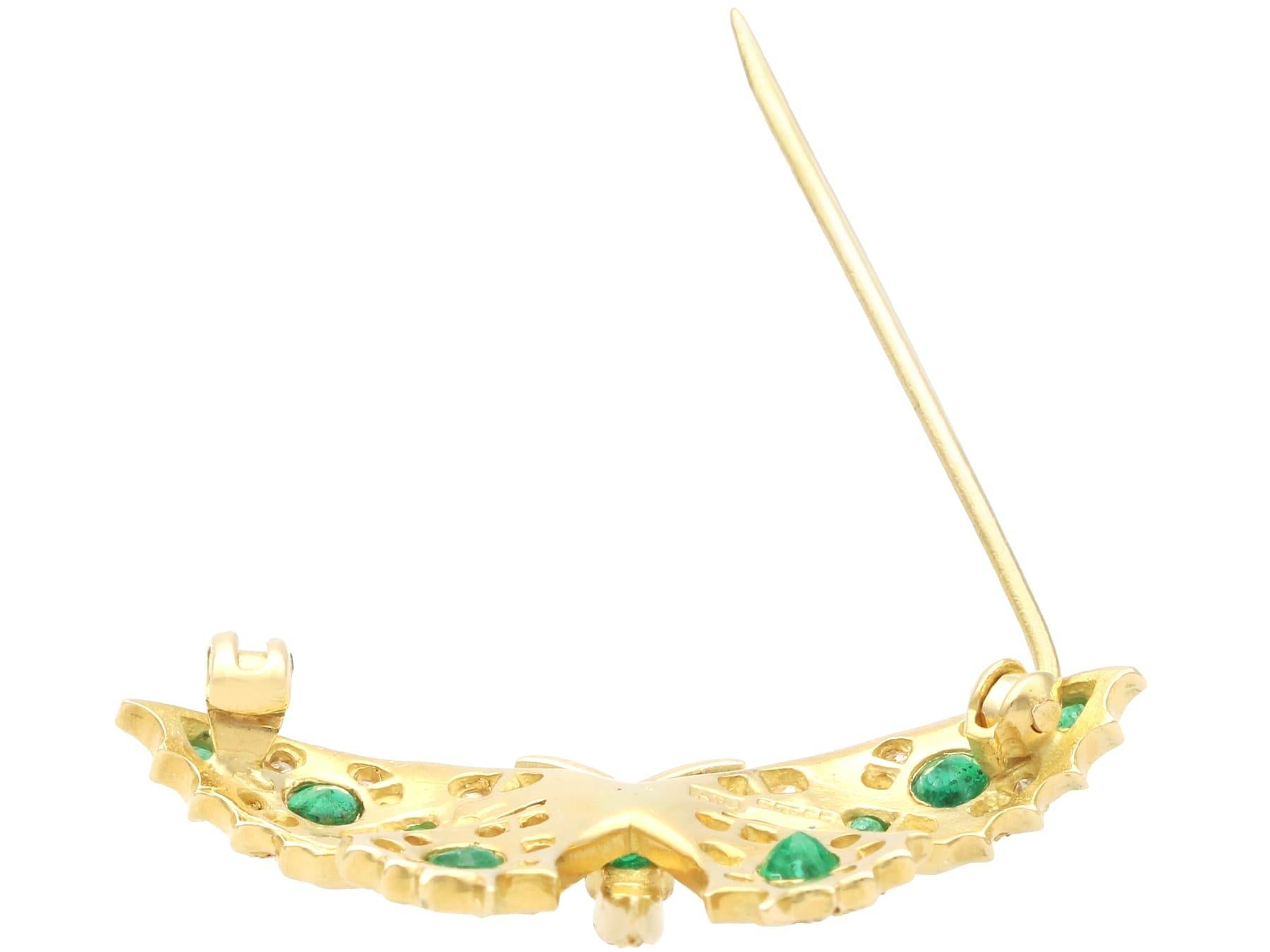 Broche Mariposa Vintage 0,45 Quilates Esmeralda 0,43 Quilates Diamante Oro Amarillo 18k en venta 2