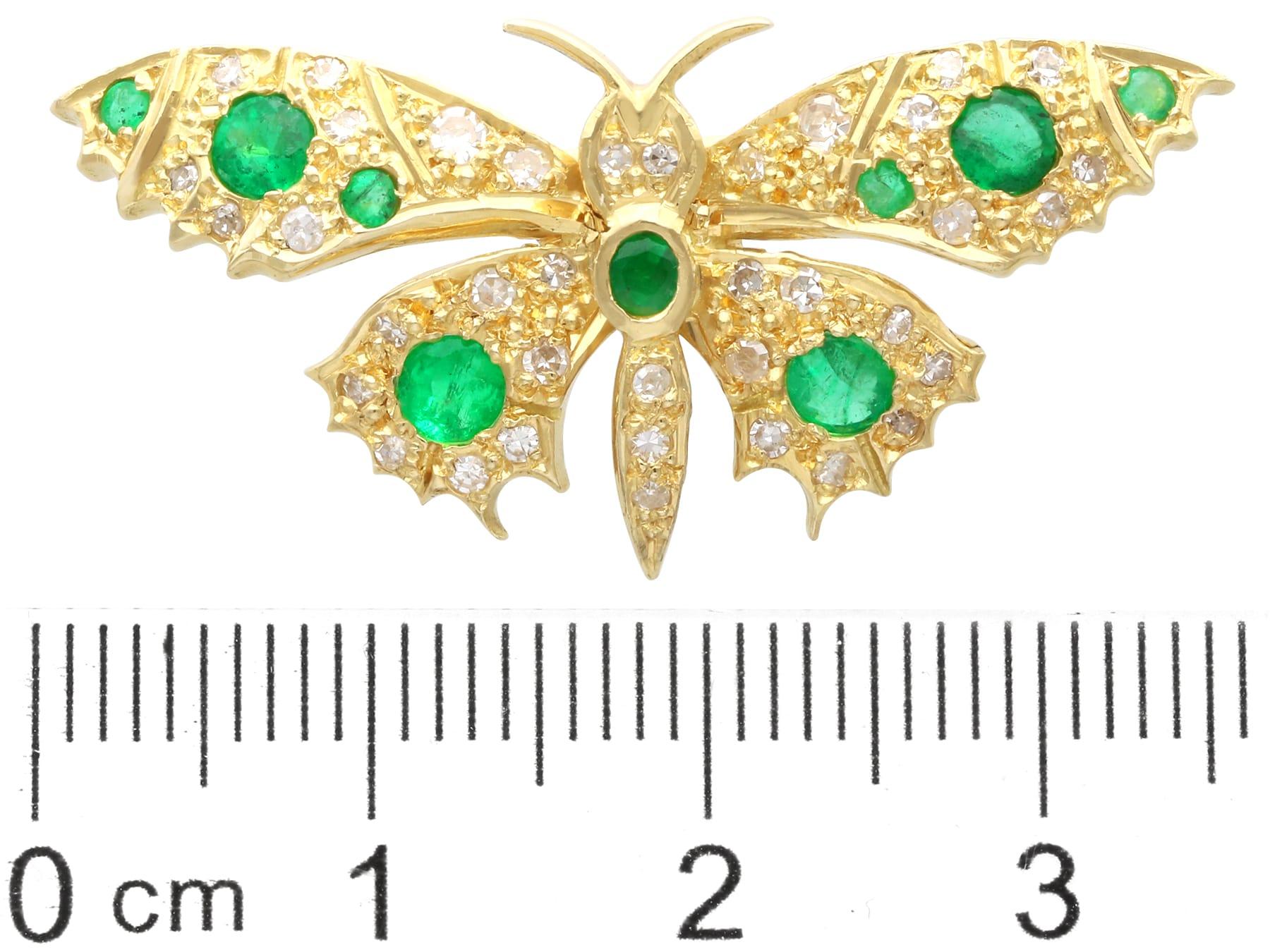 Broche Mariposa Vintage 0,45 Quilates Esmeralda 0,43 Quilates Diamante Oro Amarillo 18k en venta 3
