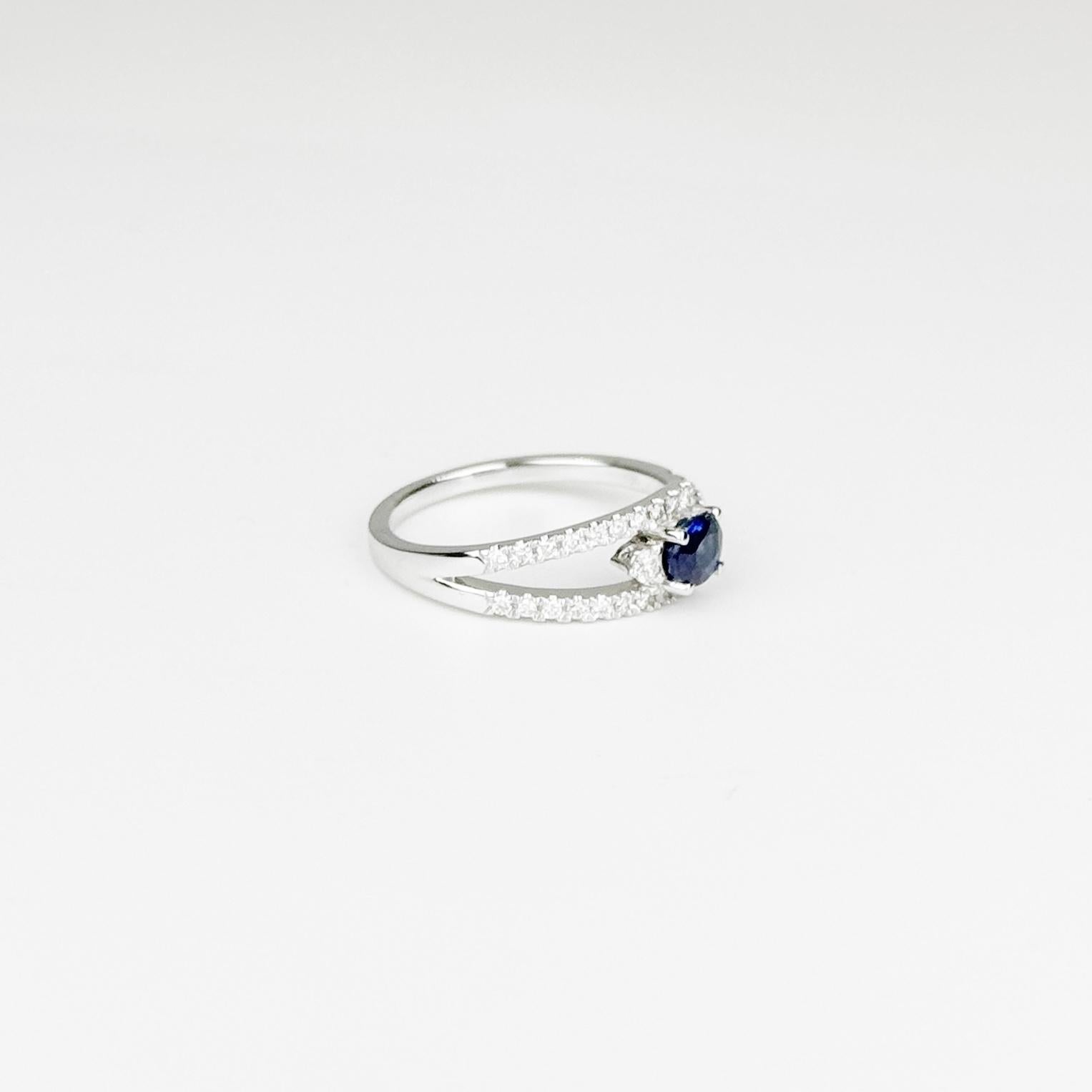 anillo diamantes y zafiro