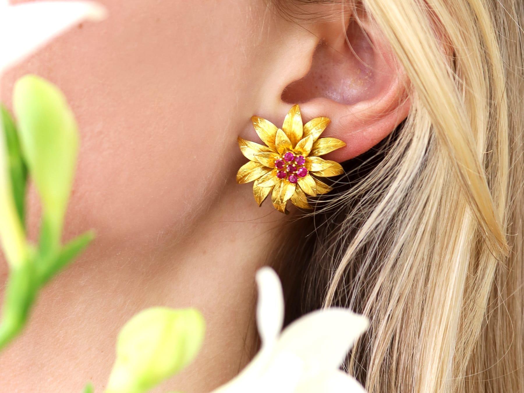 Vintage 0.48ct Ruby and 18k Yellow gold Earrings Circa 1990 In Excellent Condition For Sale In Jesmond, Newcastle Upon Tyne