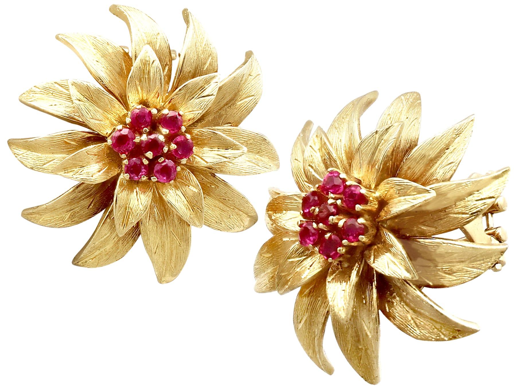 Vintage 0.48ct Ruby and 18k Yellow gold Earrings Circa 1990 For Sale 1