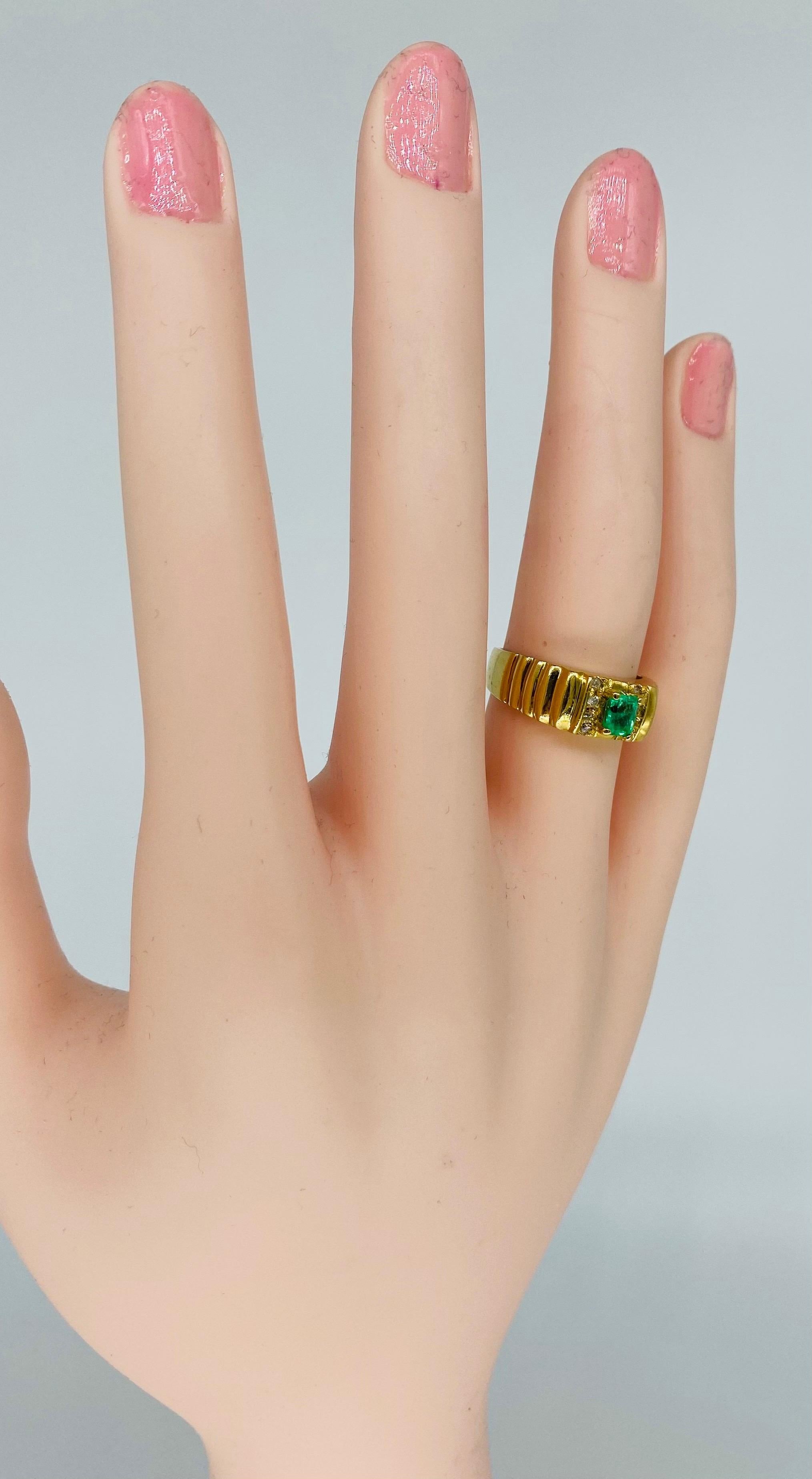Anillo Esmeralda Colombiana Vintage 0,50 Quilates Oro 18k en venta 2