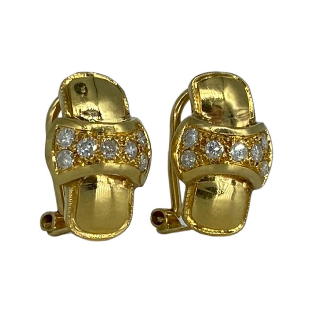 Vintage 0.50 Carat Round Diamonds Bow Clip Earrings 18k Gold.  The earrings feature approx 0.50 carat of diamonds in an 18k solid gold setting. Very shiny and sparkly with a total weight of 4.3 grams. The earrings measure 15mm X 10 mm